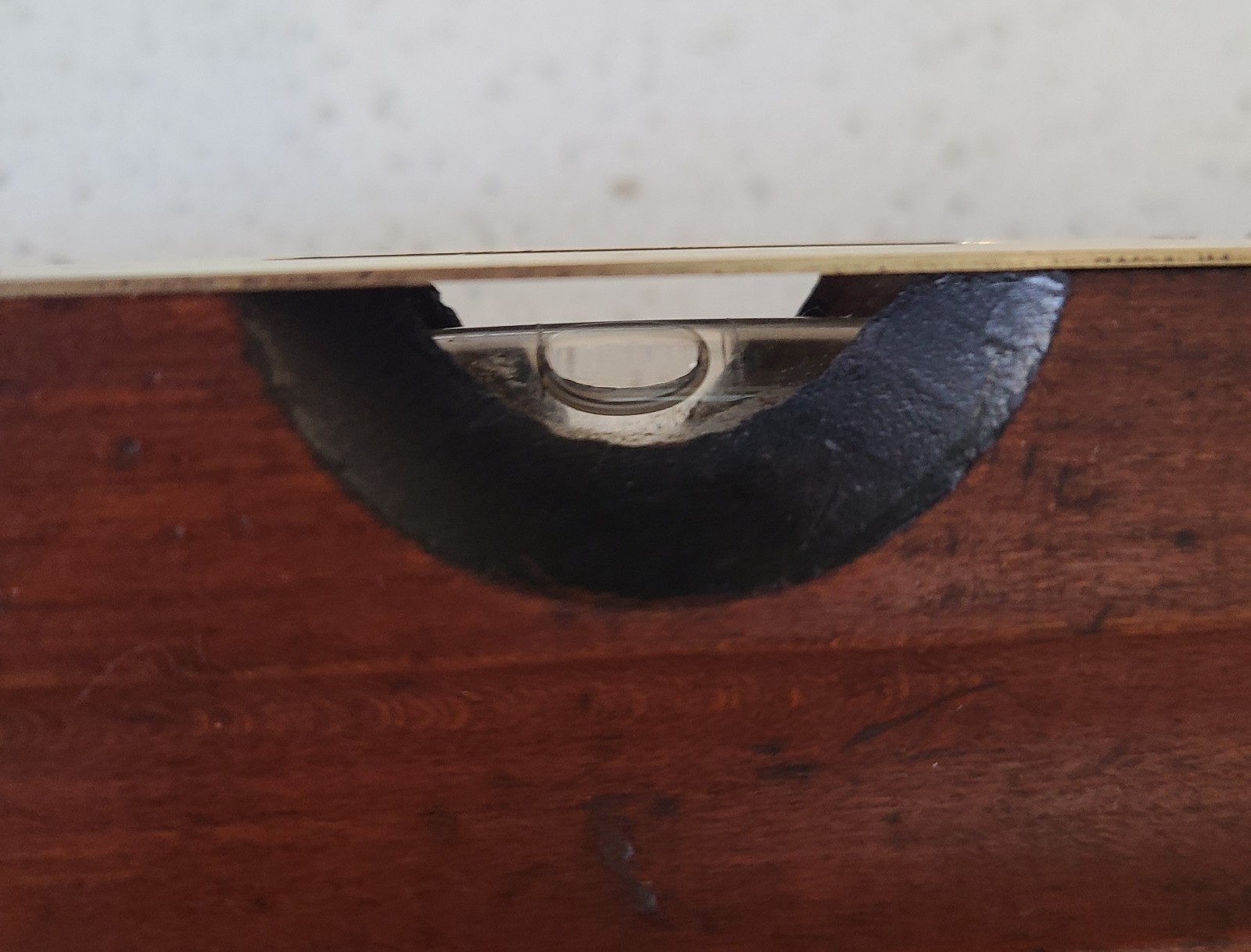 Vintage 14″ Stanley No 102 Carpenter’s Level “V” Logo (1910-1918)