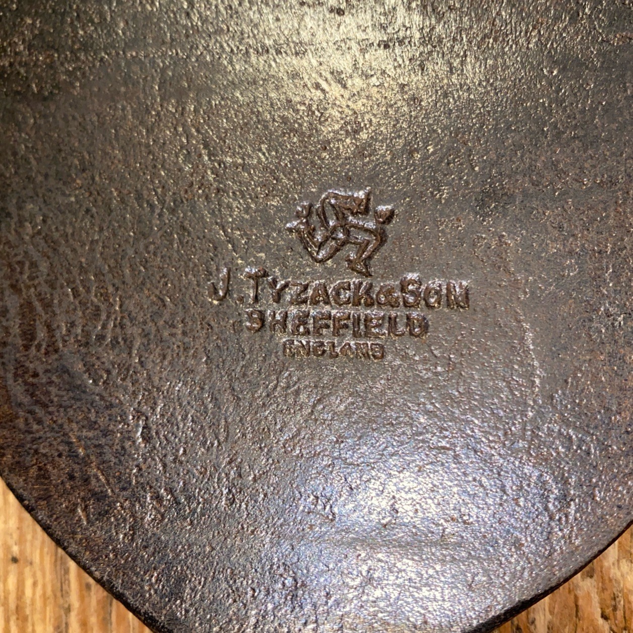 VINTAGE J TYZACK & SONS BRICK BOLSTER 4” WIDE STONEMASONS BUILDERS OLD TOOLS