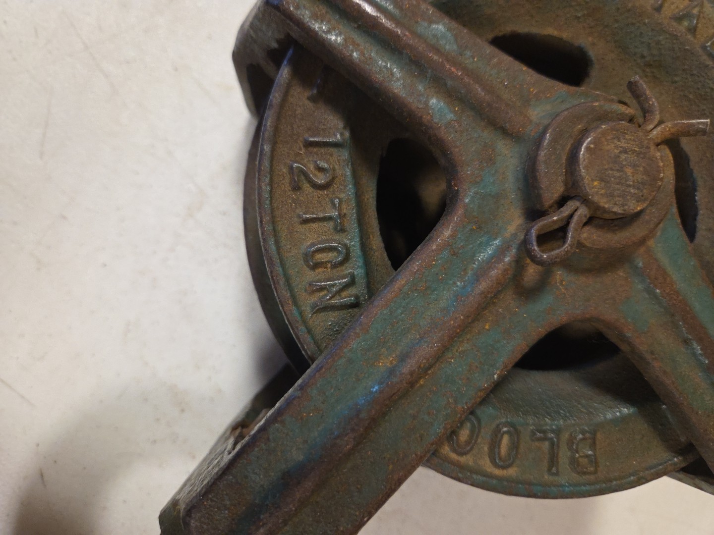 Vintage Republic Steel Chain Division Seattle Pulley/Hoist 1/2 Ton Cast Iron USA