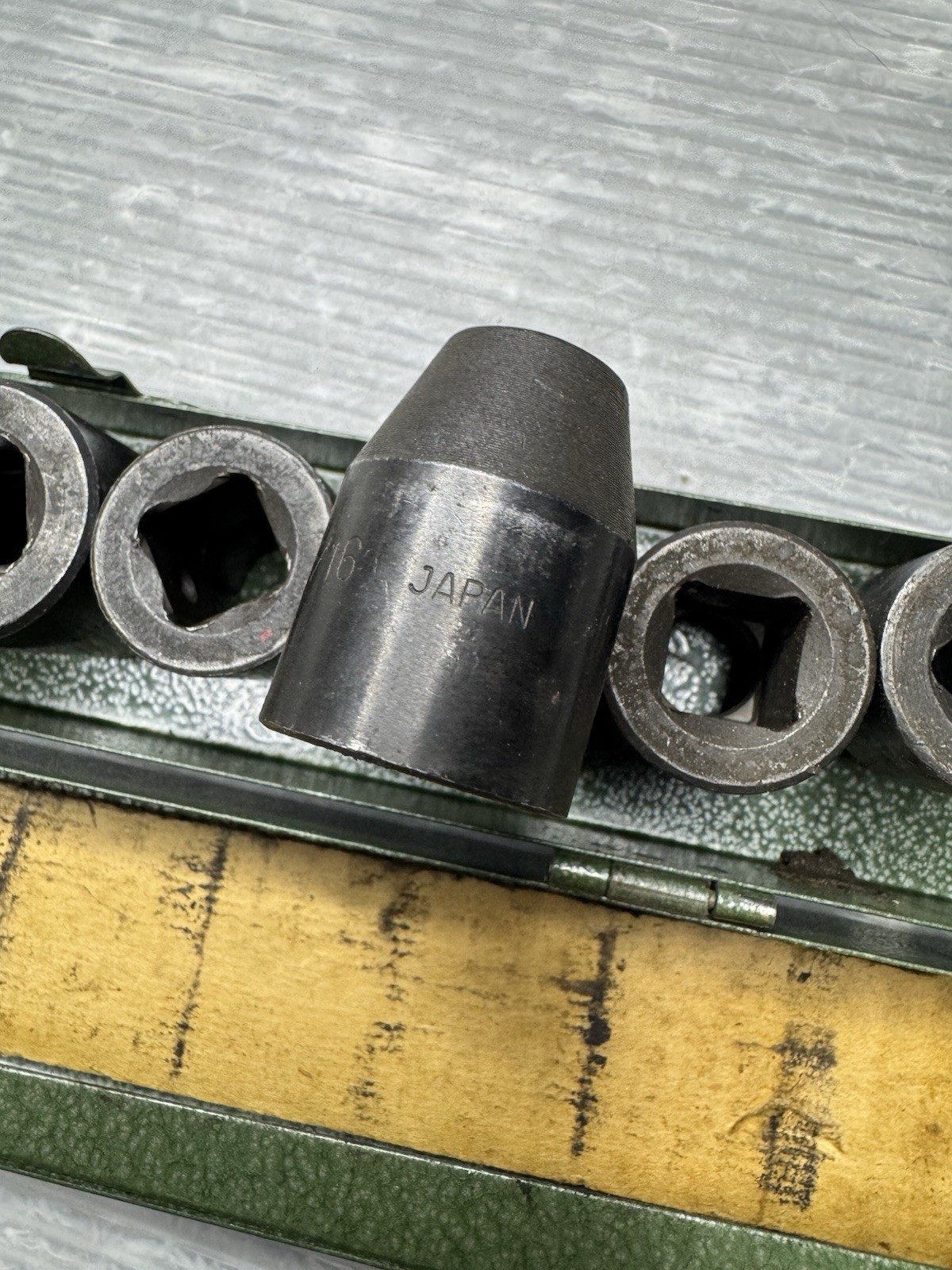 INDUSTRIAL TOOLS Japan PS-11 Air Impact Socket Set 1/2″ Square Drive, 6 Points