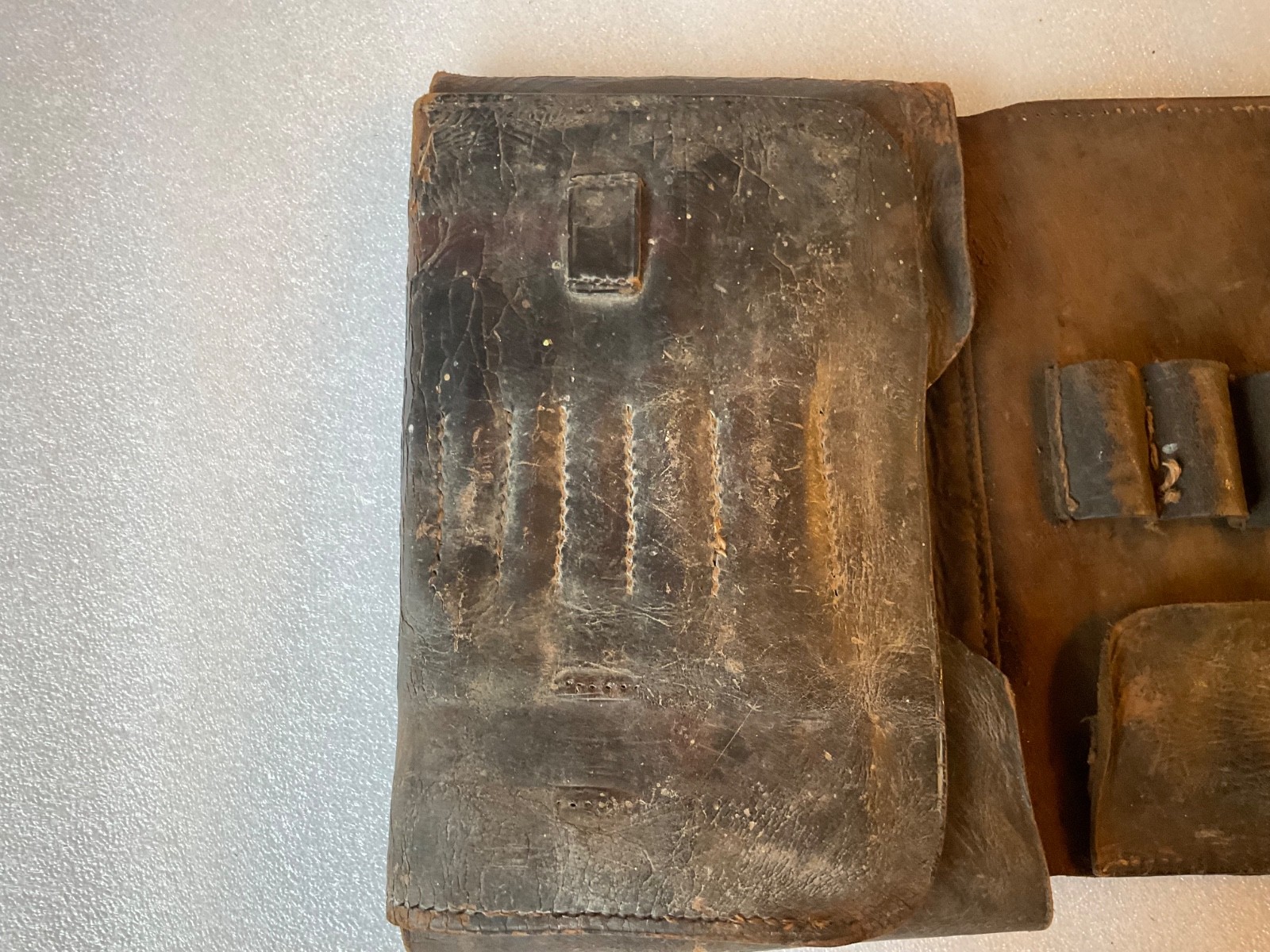 MOTORCYCLE LEATHER ANTIQUE VETERAN VINTAGE TOOL WALLET ROLL FLAT TANK ERA
