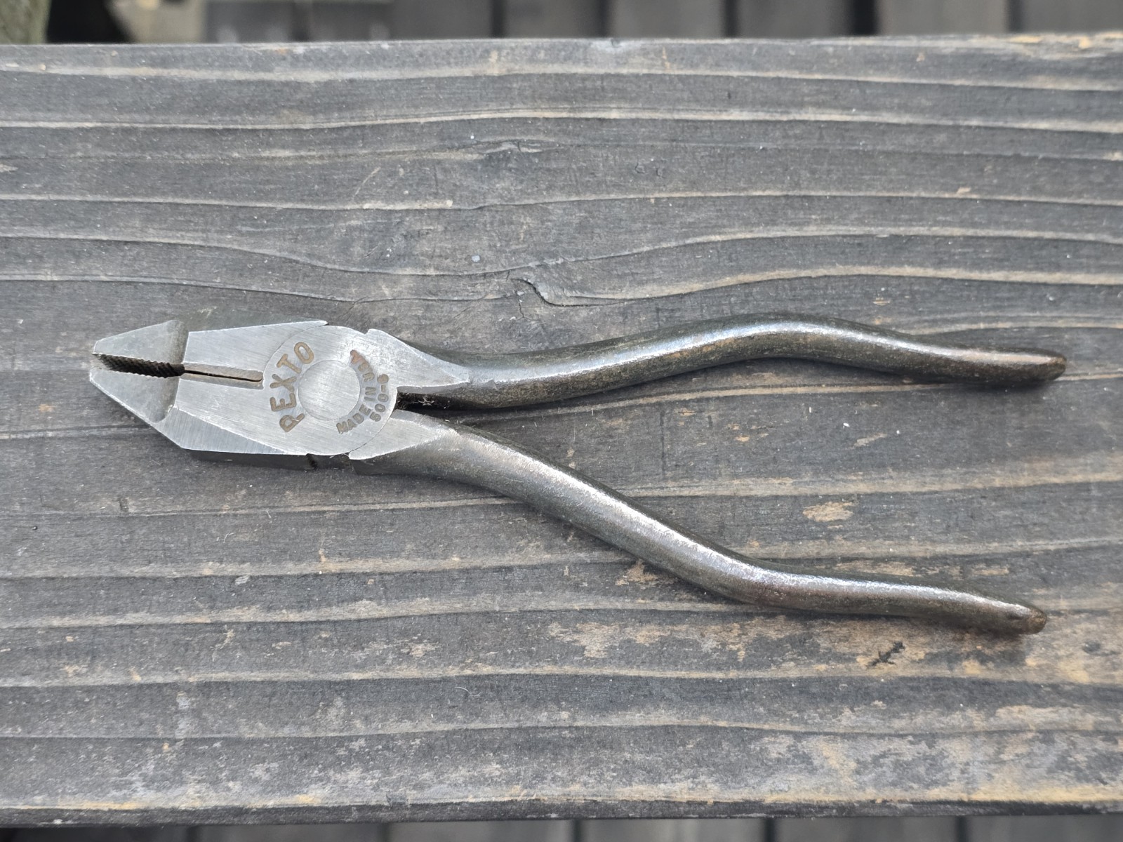 PEXTO # 500-6 LINEMAN PLIERS/CUTTERS 6″ WIRE CUTTERS PEXTO MADE IN USA