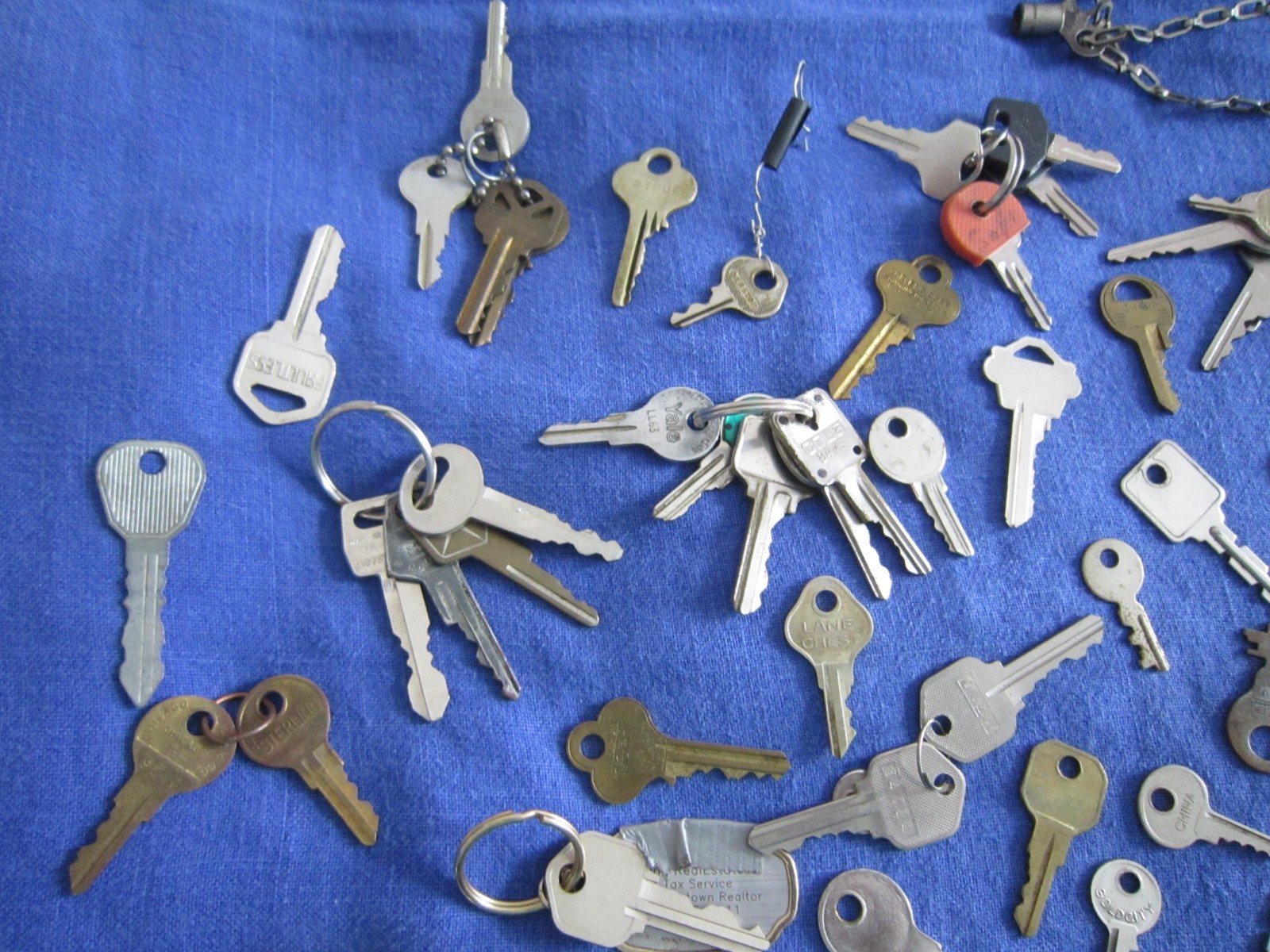 Vintage Lot 150+ KEYS House Auto Cabinet Padlock FOB & Misc. 2.7+ Pounds