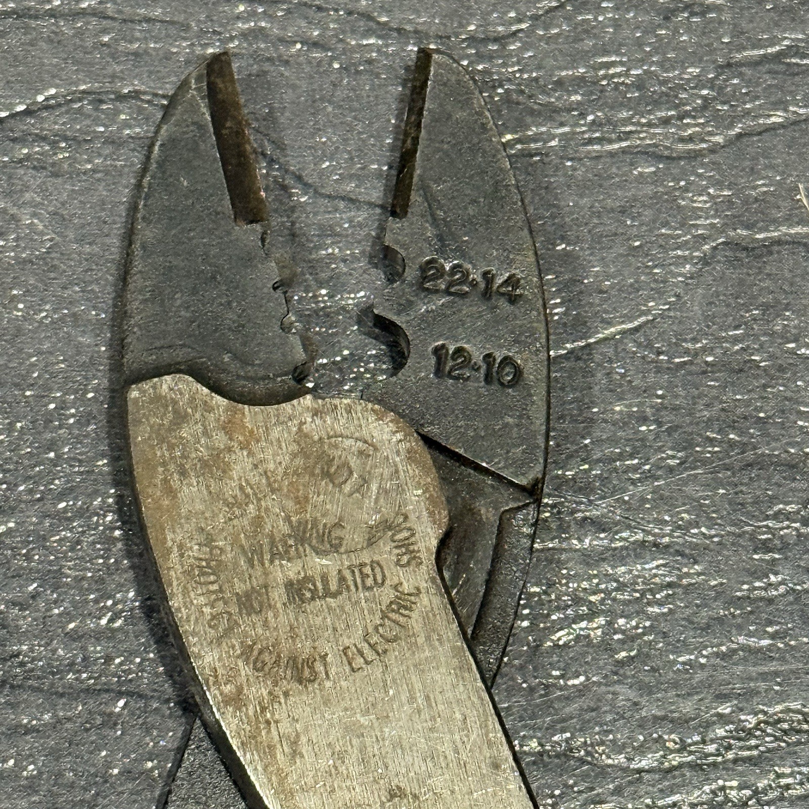 Vintage Klein Tools 1006 Wire Crimping Pliers Linesman 22-14, 12-10 9 3/4” READ