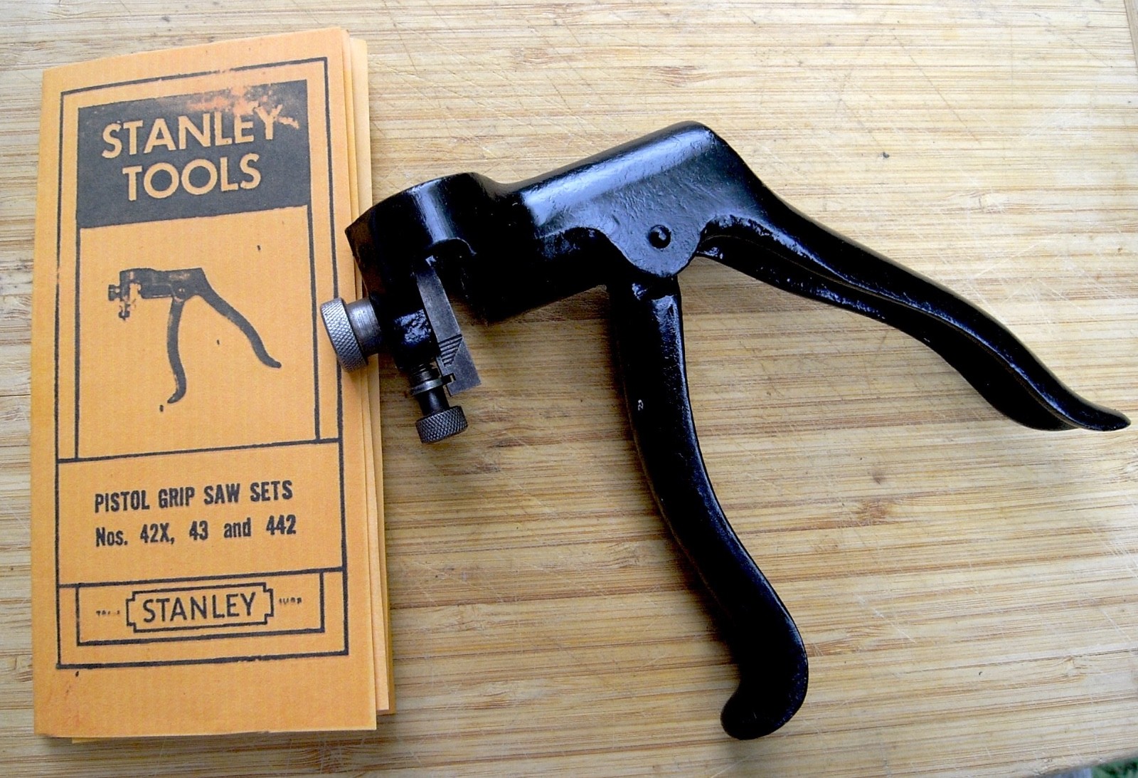 STANLEY 42X SAW SET IN PERFECT ORIGINAL CONDITION WITH A COPY OF INSTRUCTIONS