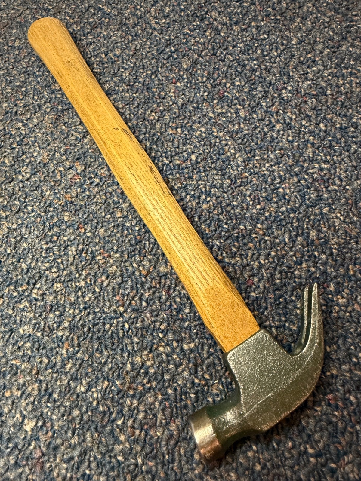 Vtg unbranded 6 oz. claw hammer, octagonal handle, vg condition