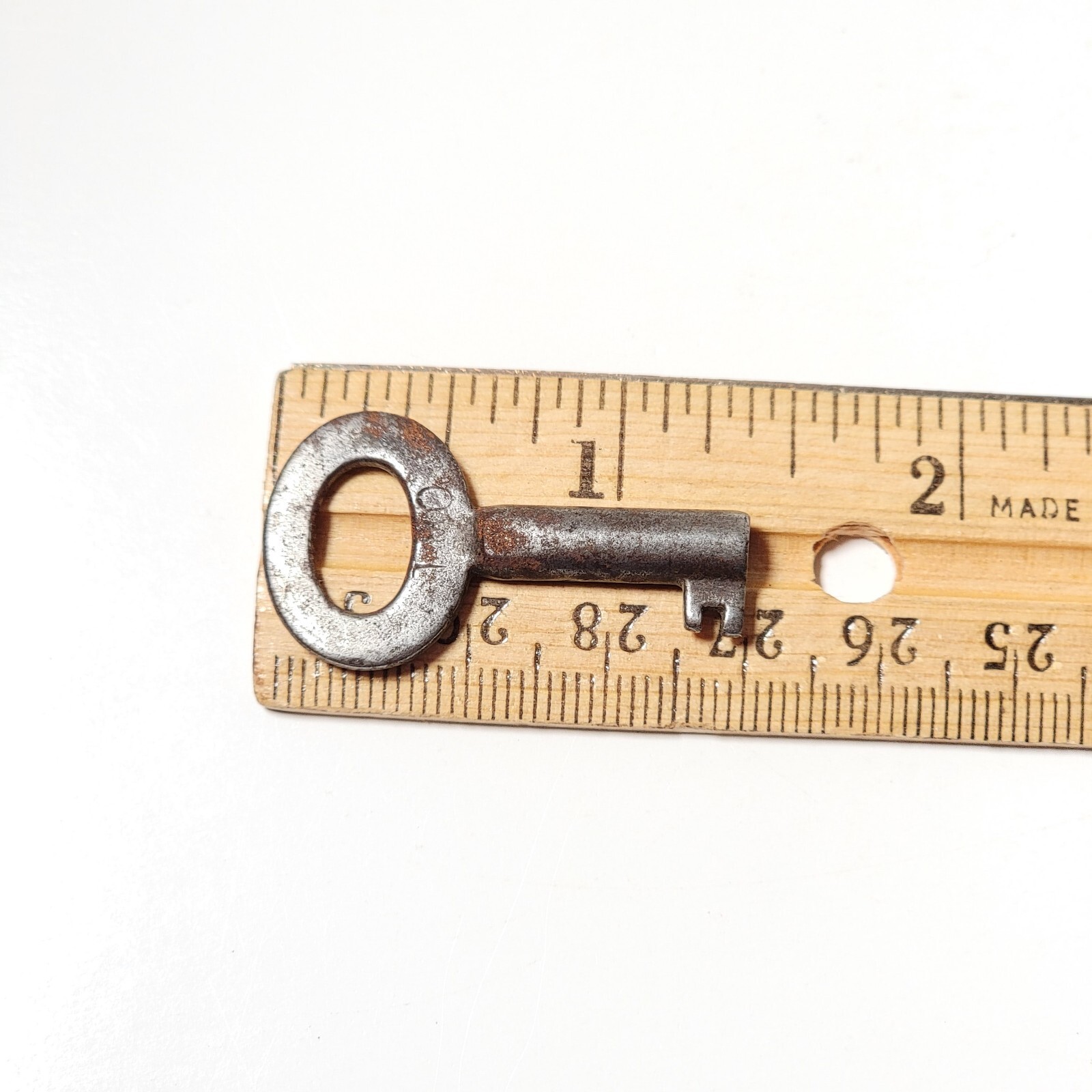 Vtg Small Open Barrel Skeleton Key Marked No T80 Approx 1 3/8″ Long Cat#J11-10