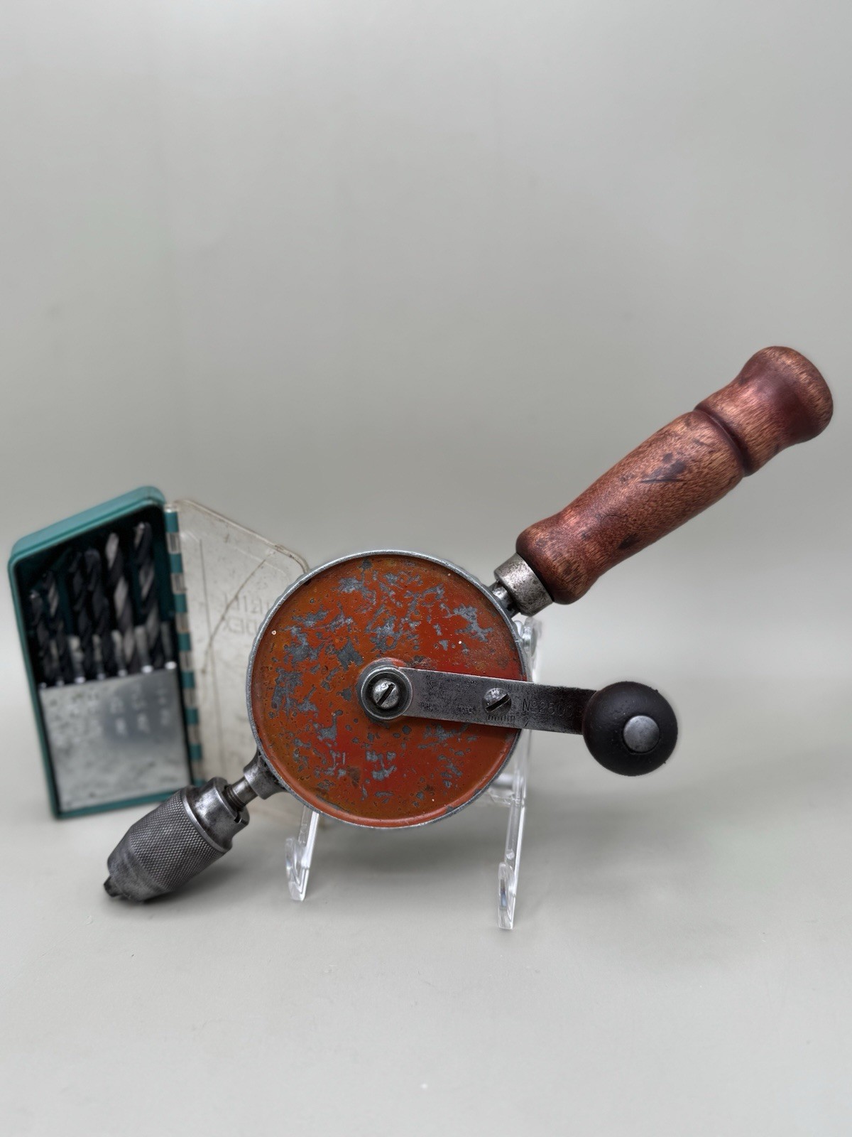 Vintage Millers Falls no.2500B Hand Drill and 1/16-1/4 no.13 Drill Index, Nice!
