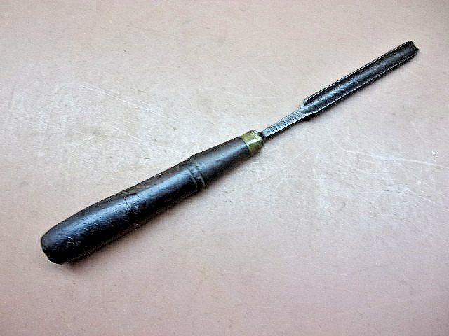 Antique W. BUTCHER Cast Steel 5/16″ Tang Style Shallow Gouge Wood Chisel