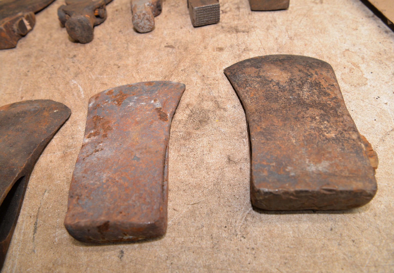 10 axe hatchet heads vintage collectible restoration parts repair ax tool lot G2