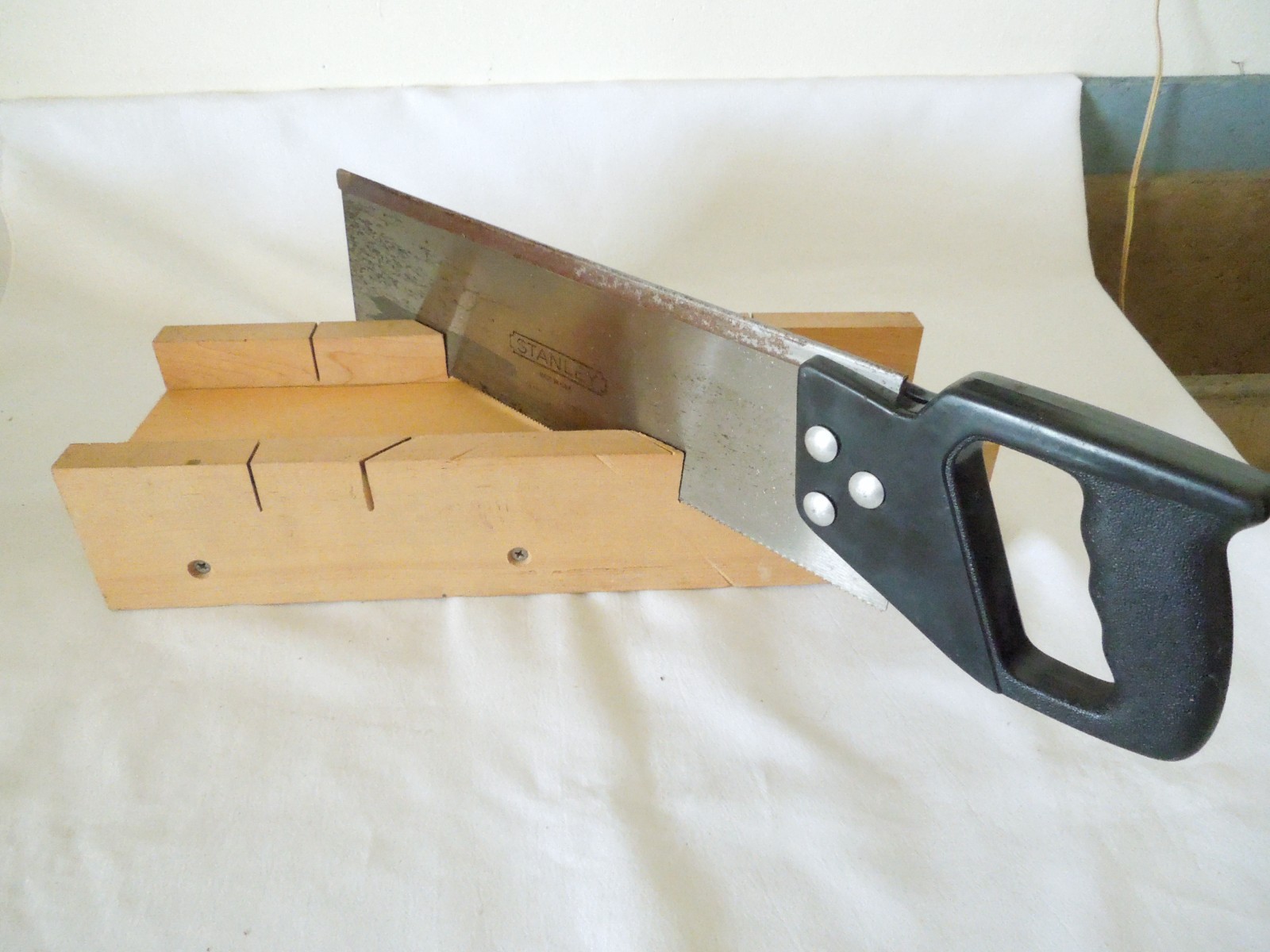 Miter Box 16″ Rock Maple Wood with Stanley Hand Saw 14″ Blade Made in USA