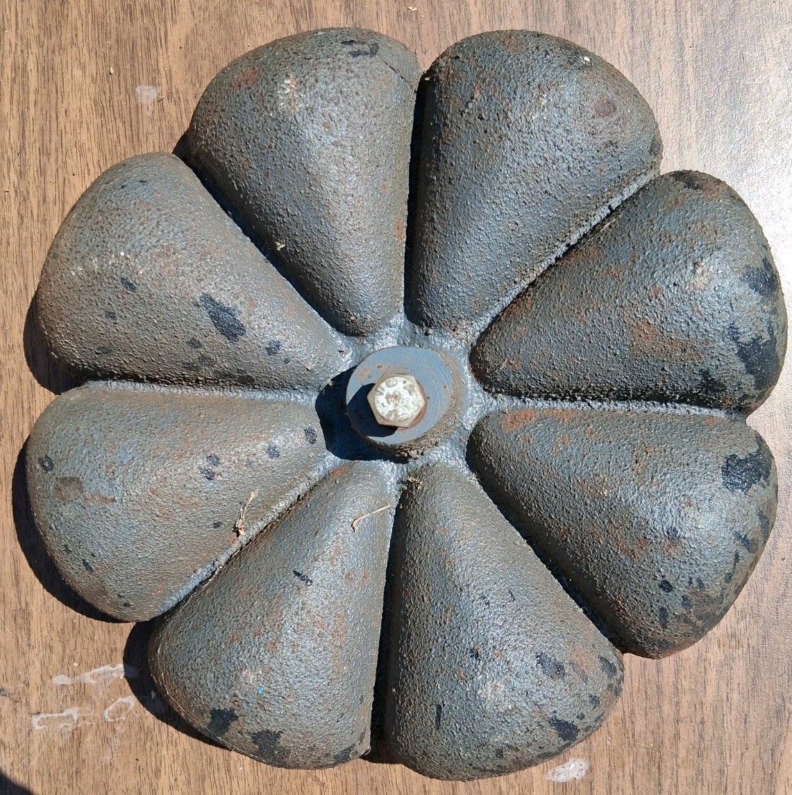 ANTIQUE CAST IRON 9″ X 2″ ROTATING NAIL CADDY TOP PIECE 8 Section