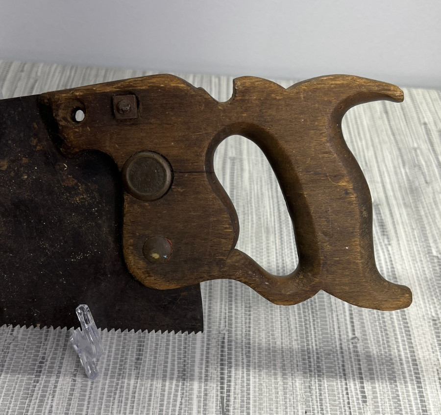 Vintage Simonds Saw Mfg Co 24″ Hand Saw Antique Woodworking Tool Medallion USA