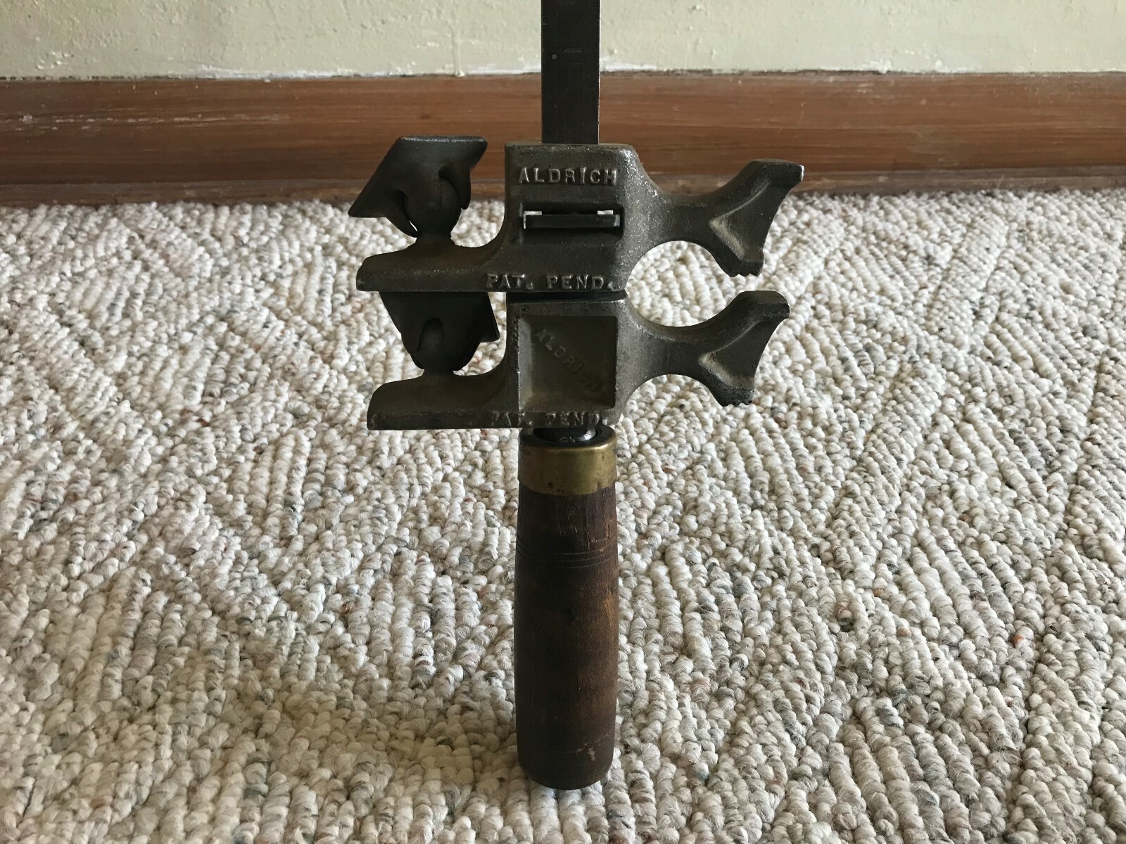 ALDRICH Clamp 36″ Metal Bar Pressure Bar Clamp Wood Handle Vintage Antique