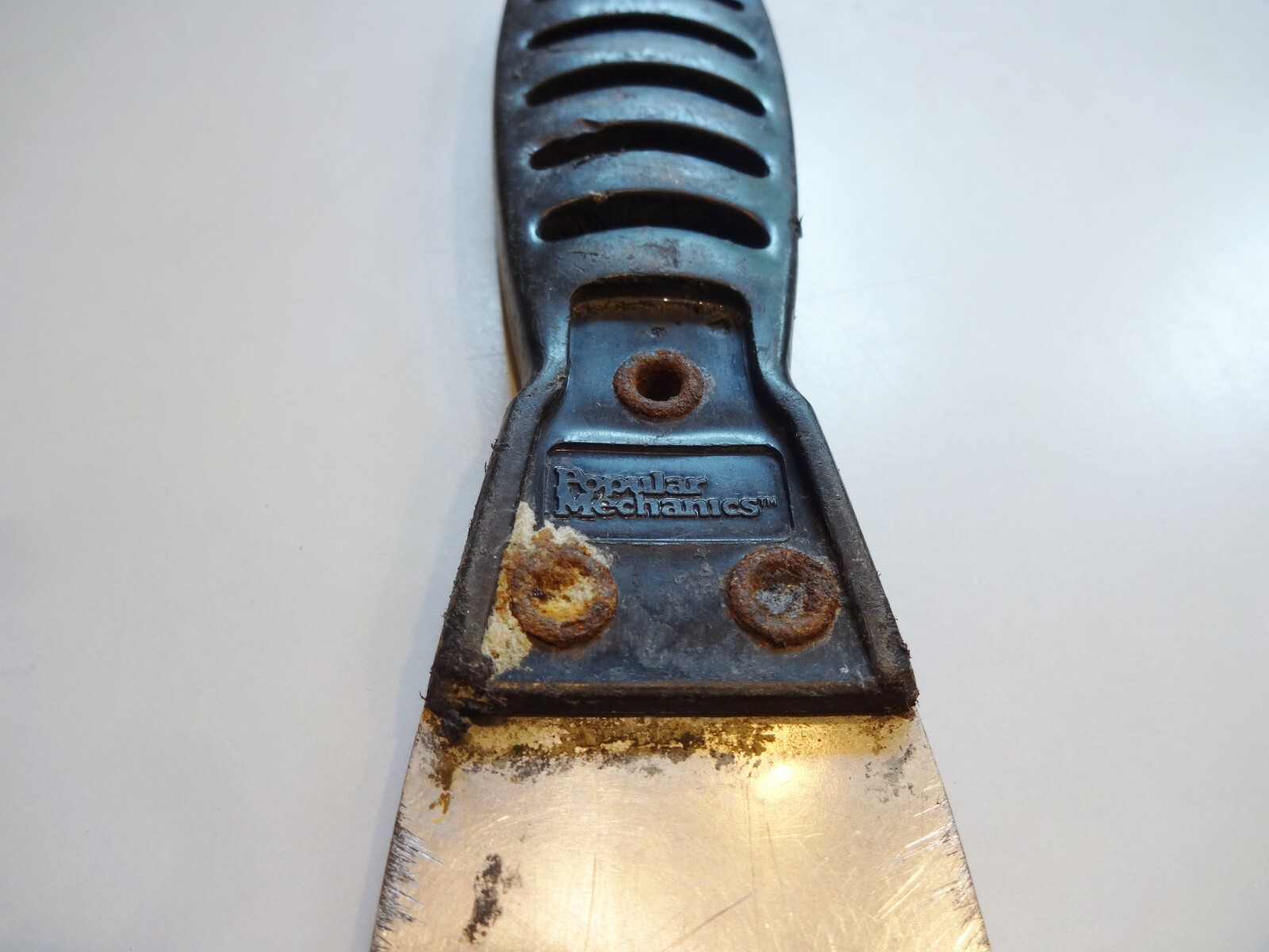 Vtg Old POPULAR MECHANICS PUTTY KNIFE Scraper Black Plastic Handle Tool *READ*