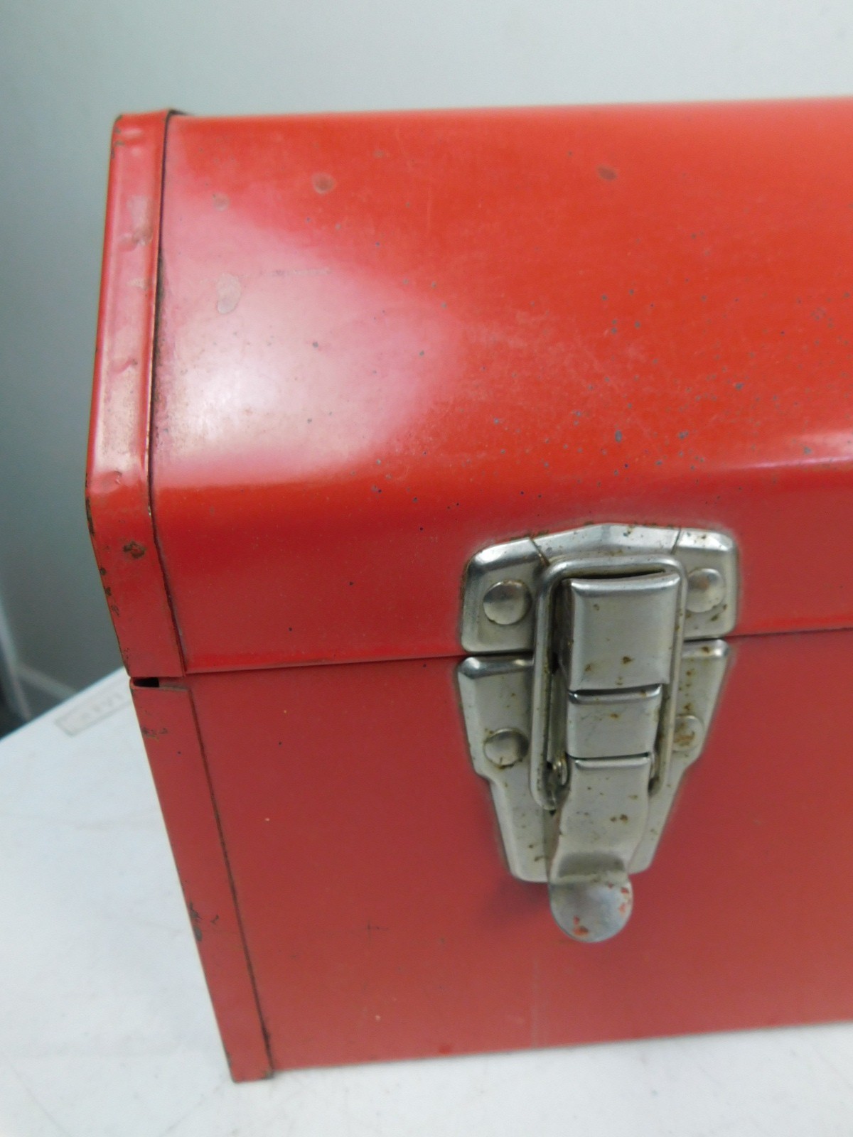Excellent 1960s Vintage Portable WESTERN AUTO Red Tool Box Metal 20″ w Tray HOT