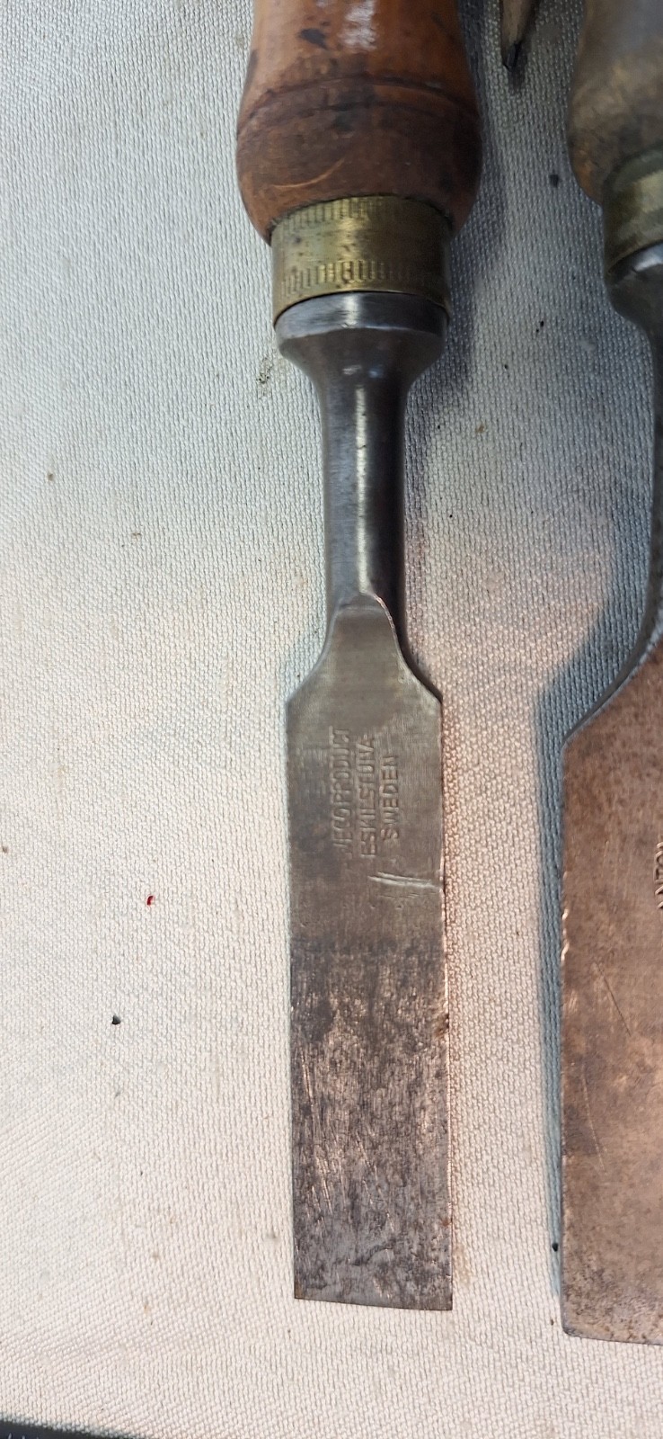 Erik Anton Berg Eskilstuna Sweden beveled Chisel 1 ” shark logo. + 5/8″ no logo