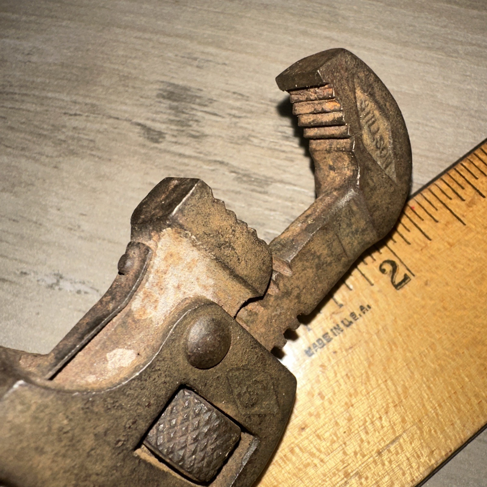 Walworth Stillson Wrench Pipe 6″ Wood Handle Serrated Jaw #6 USA