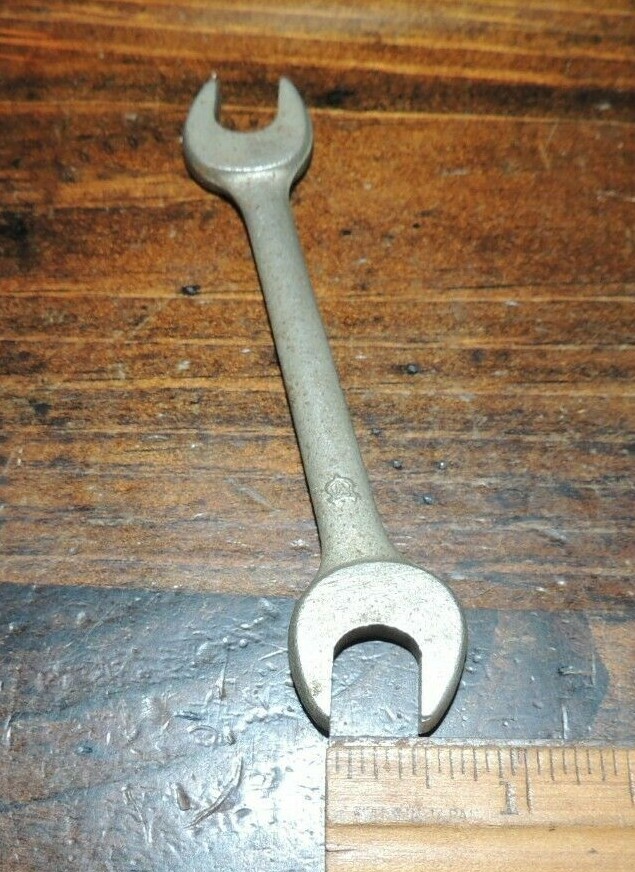 VINTAGE 3/8″ x 7/16″ VLCHEK WRENCH PART OF GM Chevy Auto Tool Kit 1946-1954 ???
