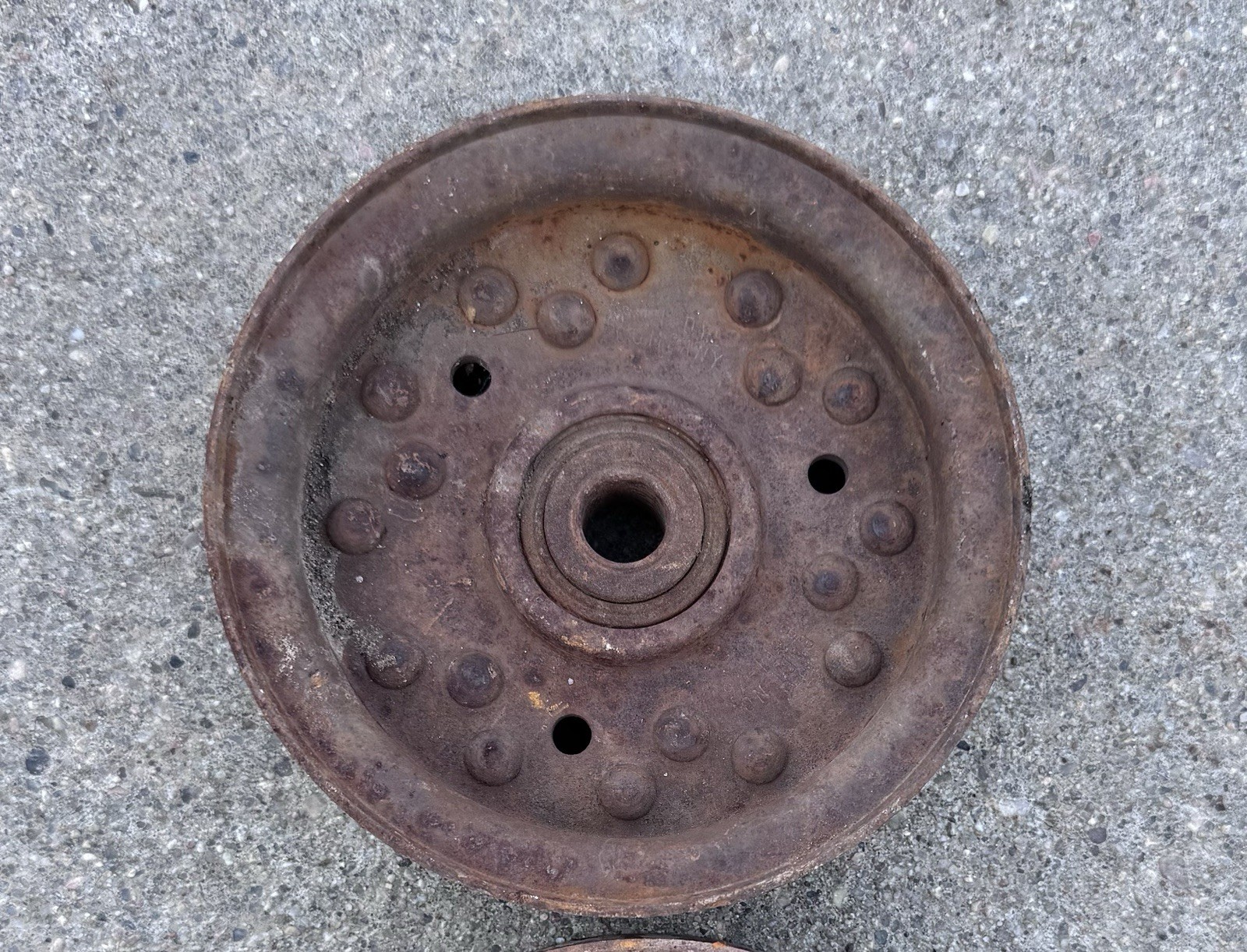 Pulley Steampunk Art Craft Old Farm Rusty Iron Metal Part VTG Garden Decor