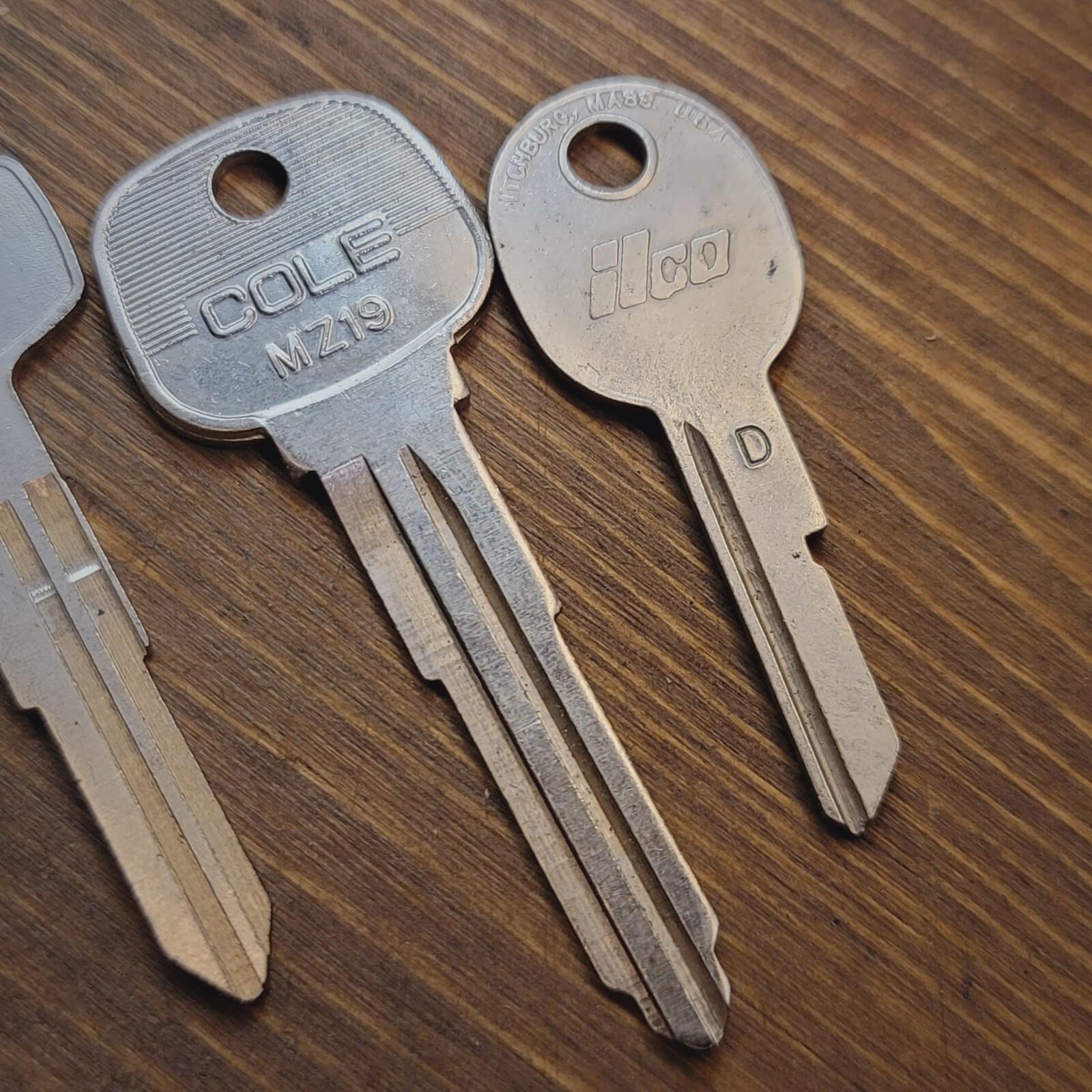 Lot of 5 VTG Car / Automobile Key Uncut Keys Ford, Ilco, Mazda, Datsun, Taylor