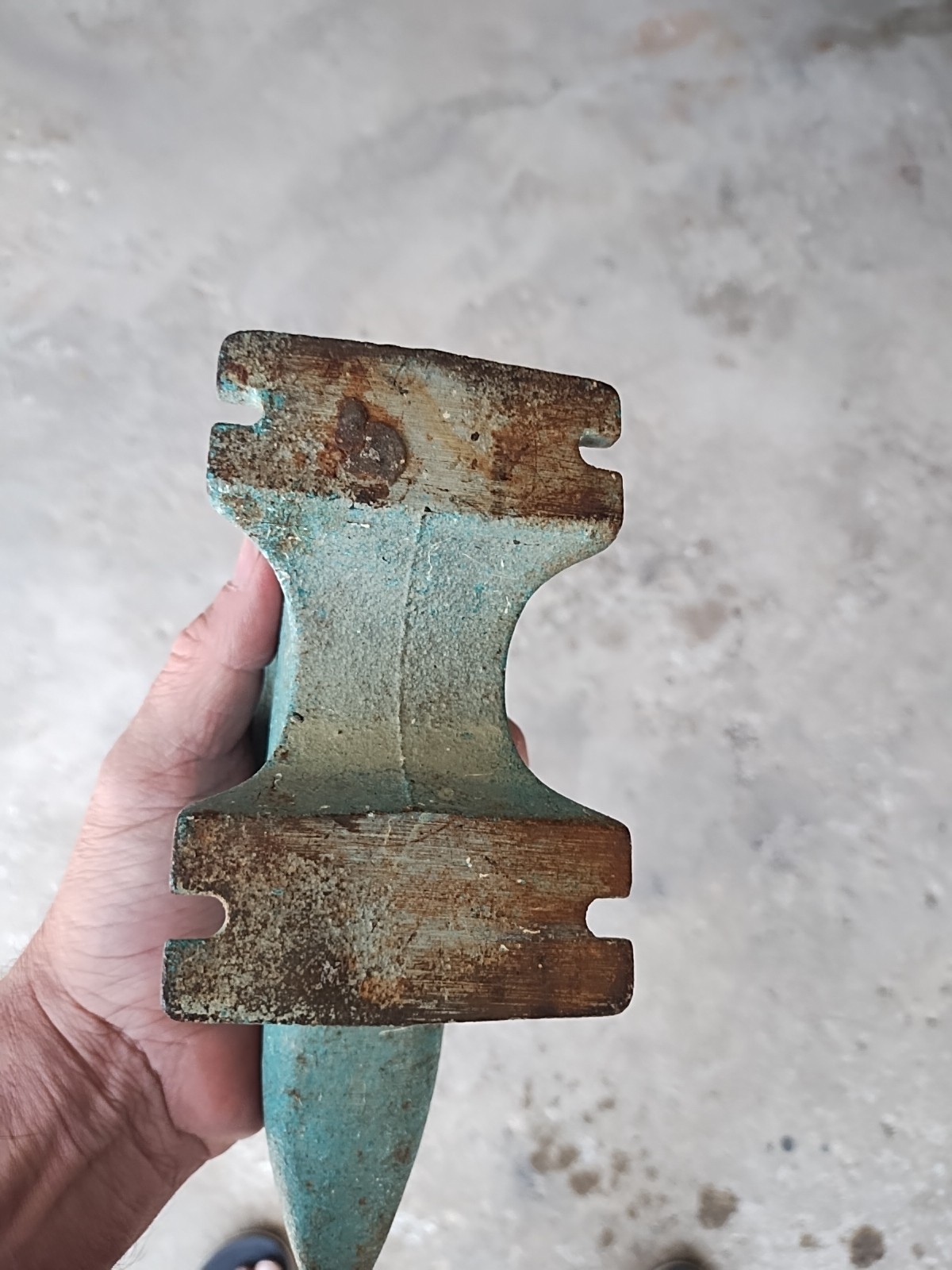 7lb 6oz ANVIL 8.5″ Cast Iron Bench Blue Green Light Torquoise