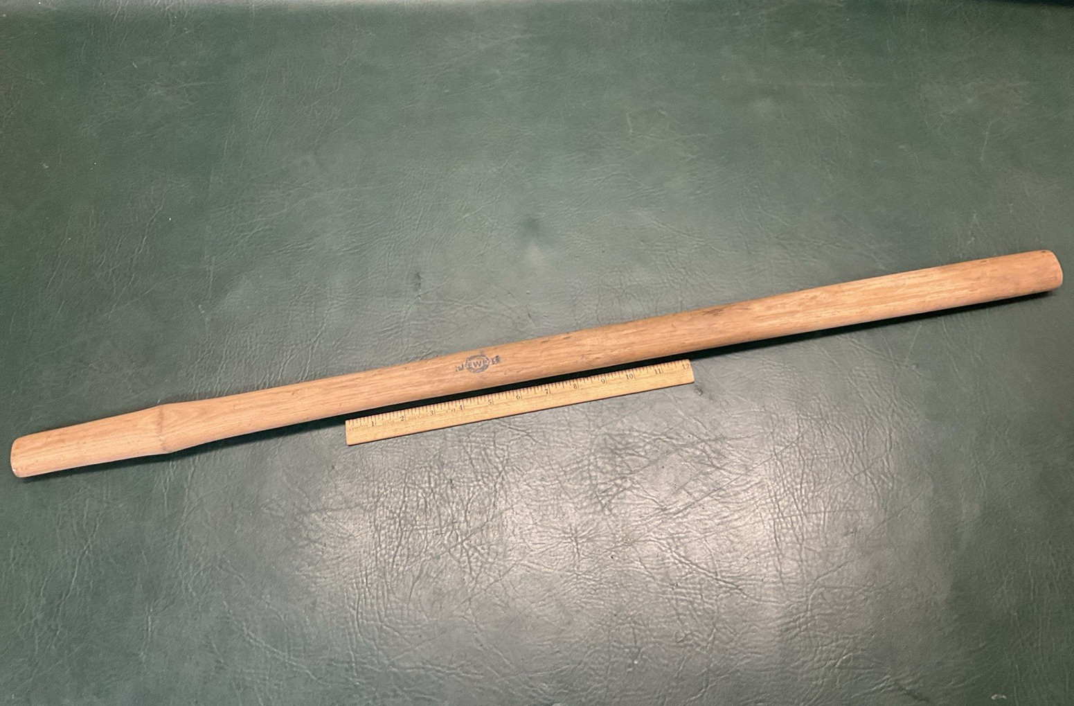 NOS Vintage Hartwell Brothers Jewel Hickory 36″ Sledge Hammer Handle