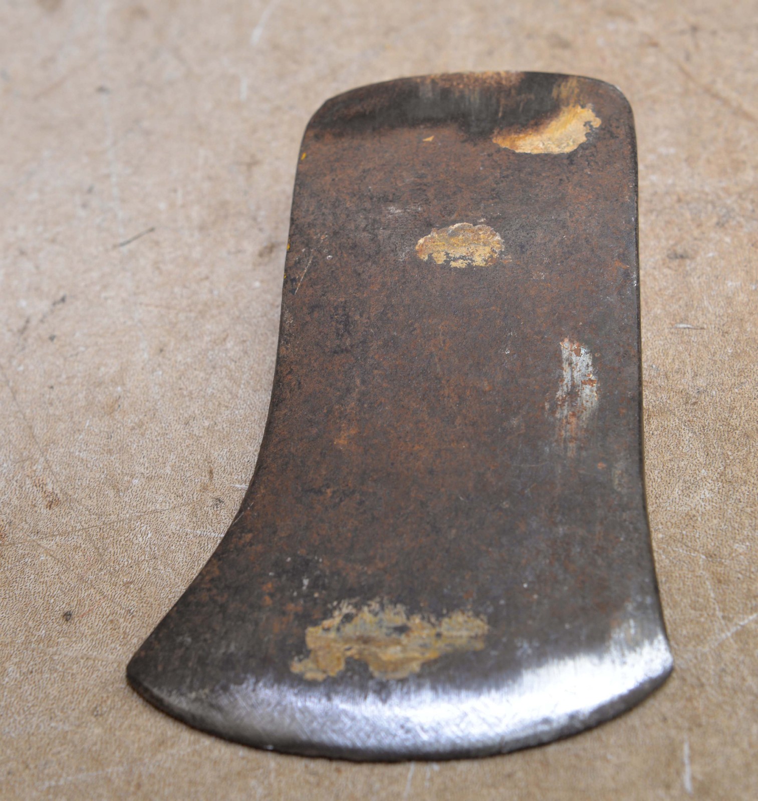 Rare Welland Vale True Temper Black Prince 3 1/2 lb collectible embossed axe A1
