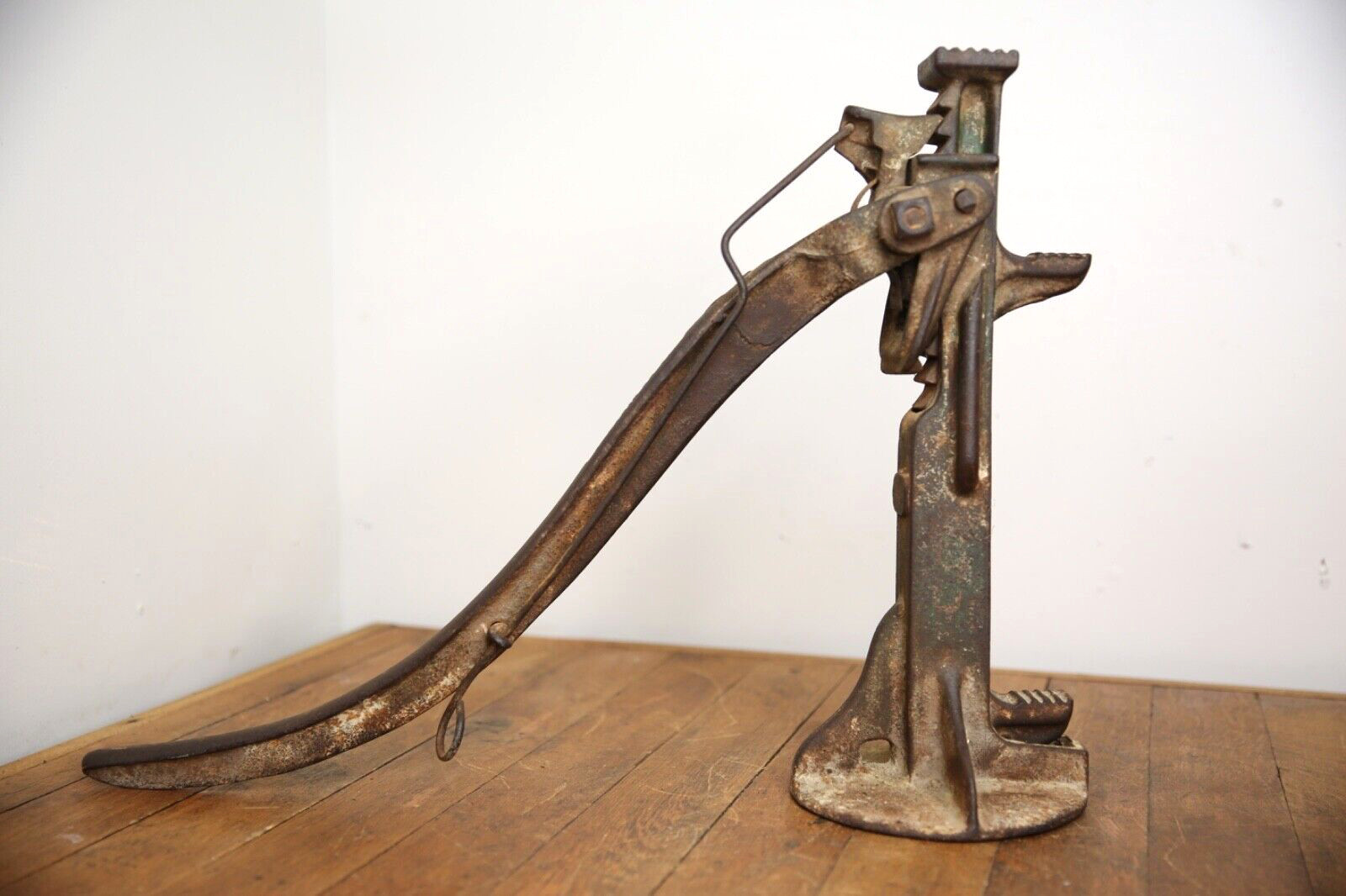 Antique railroad jack carriage buggy Tractor truck car cast iron vintage tool