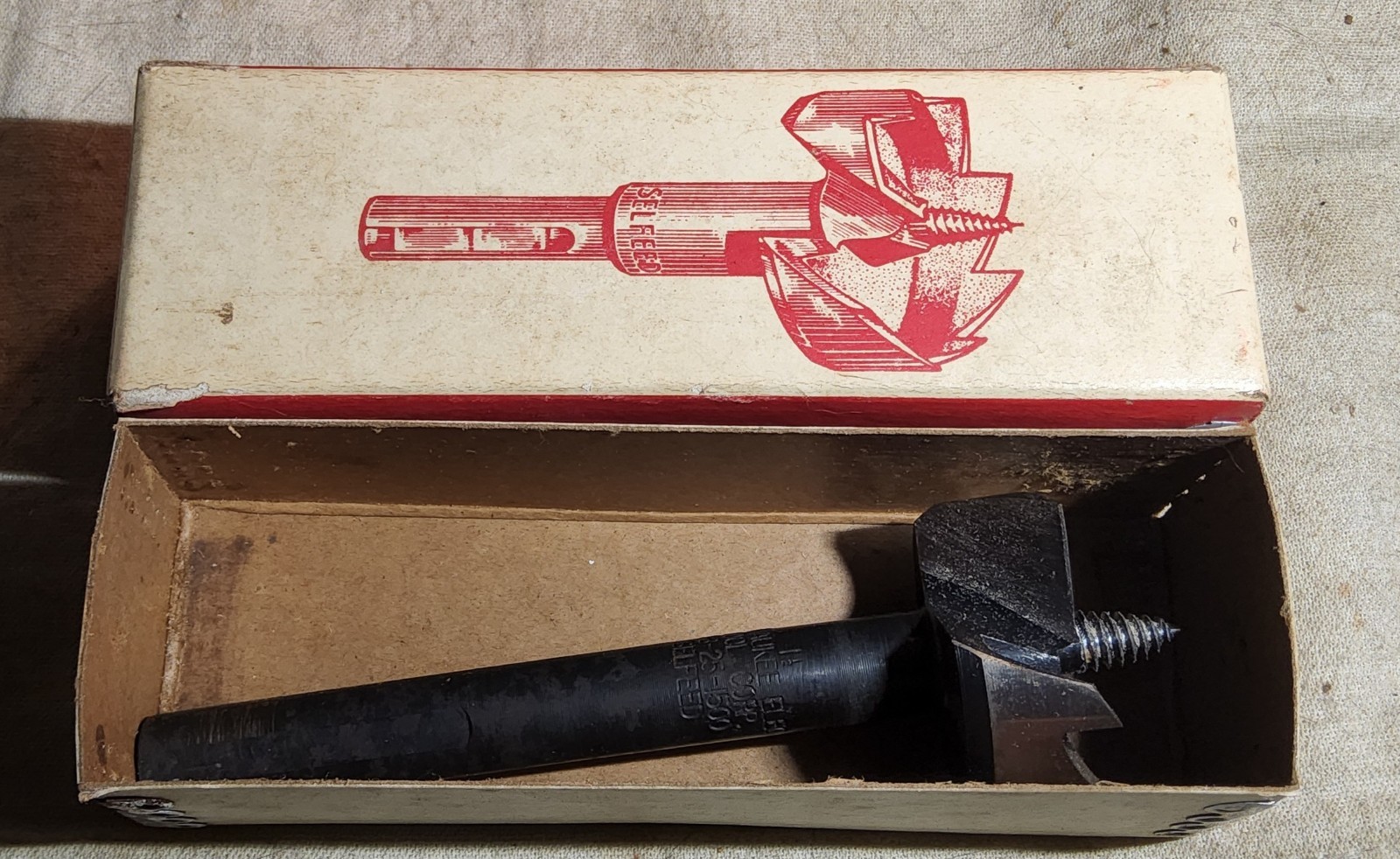 VINTAGE MILWAUKEE TOOLS 1 & 1/2″ SELFEED DRILL BIT NO.48-25-1500 IN ORIGINAL BOX