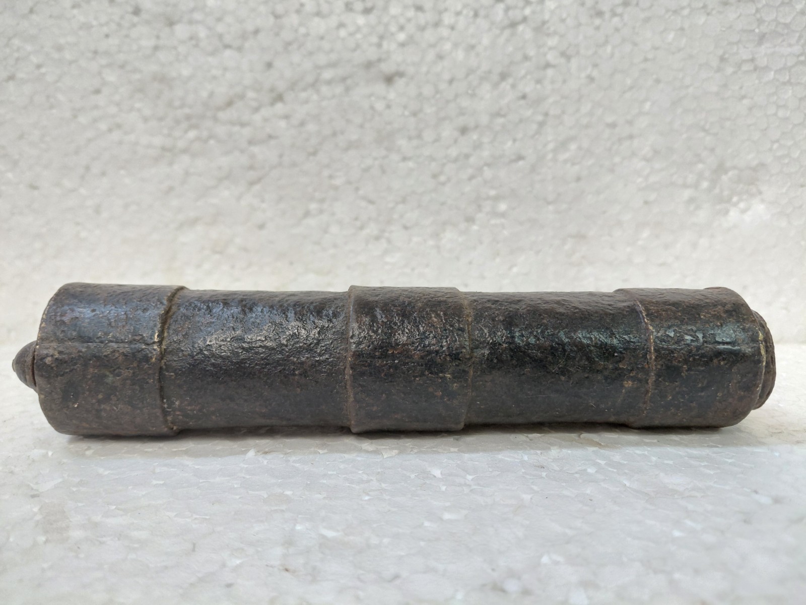 OLD VINTAGE HAND FORGED IRON PADLOCK &KEY,CYLINDRICAL SHAPE .HISTORICAL PADLOCK