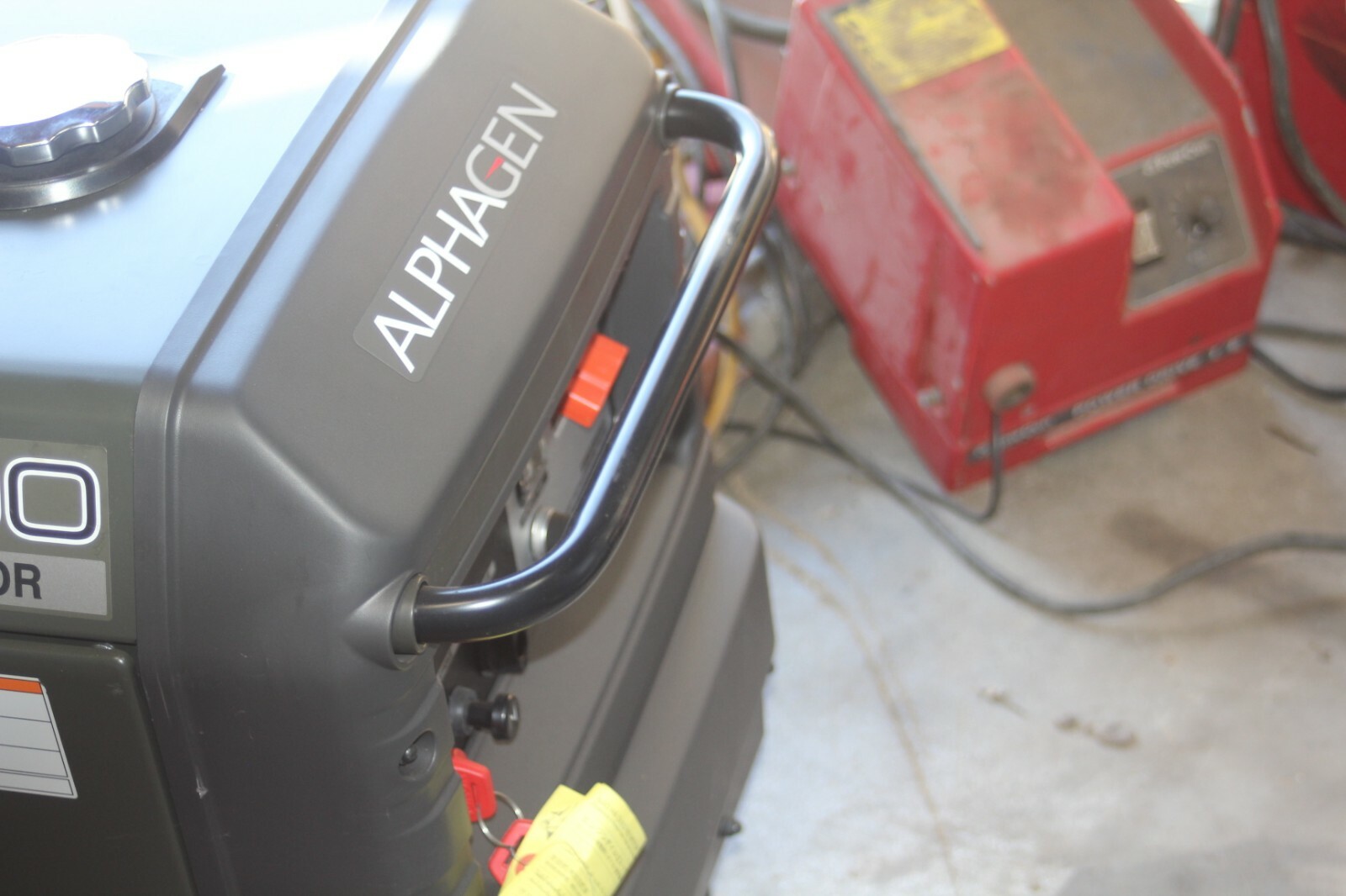 ALPHA GEN PORTABLE GENERATOR DCX3000 HONDA EU3000IS DC OUTPUT