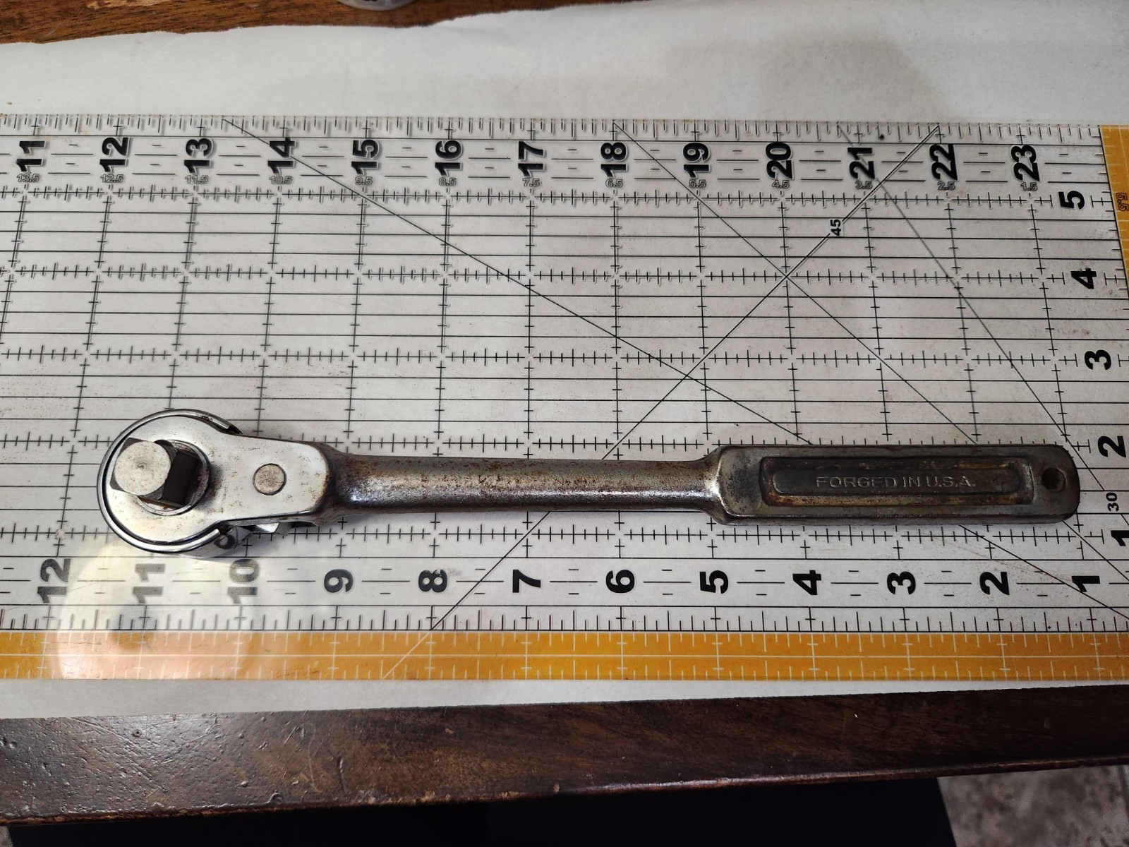 Vintage Indestro Super 10″ Ratchet 1/2″ Drive Socket Wrench USA 3250