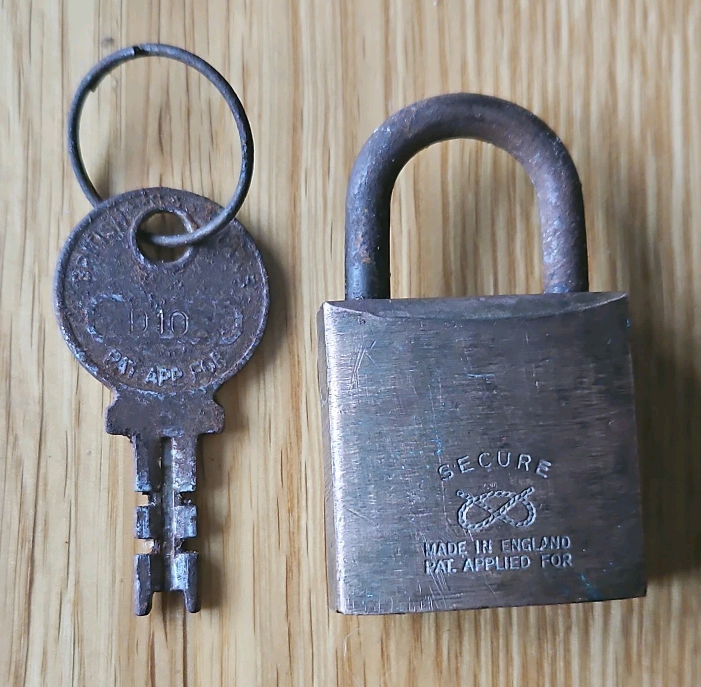 Vintage Secure Padlock Brass 1 Key Made In England Pat Applied For Fully Working