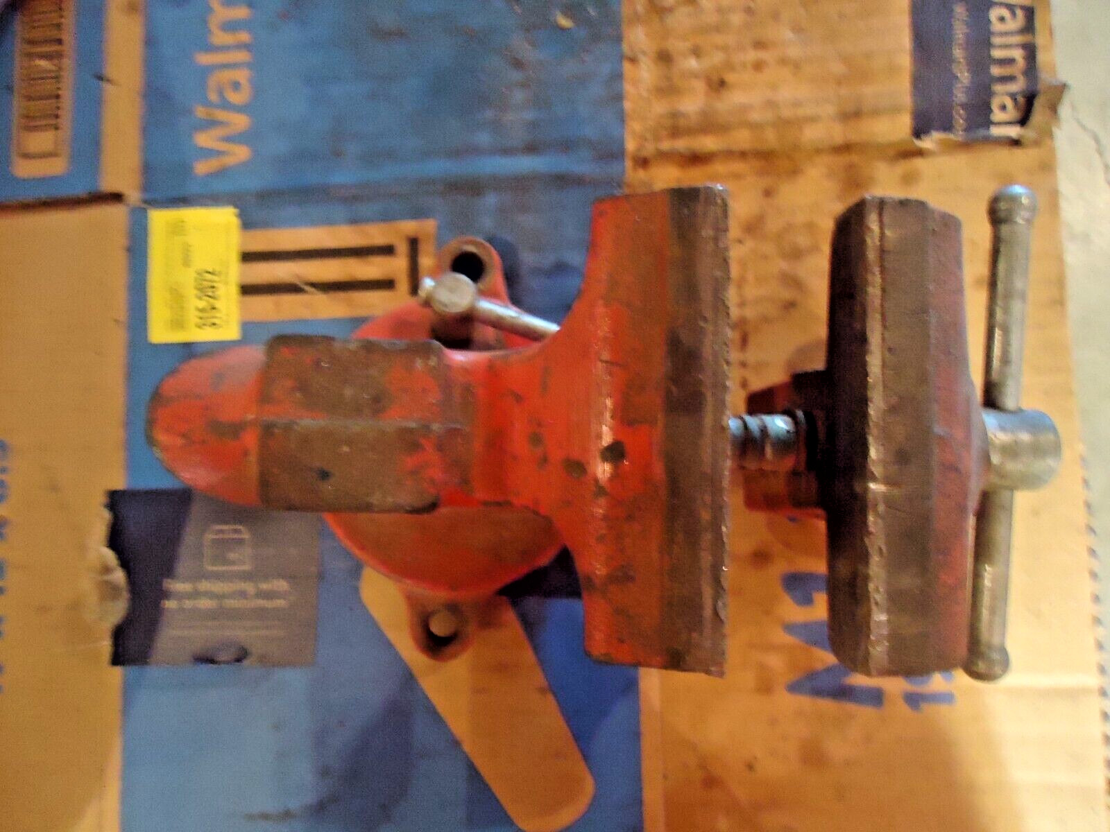 VINTAGE COLUMBIAN No.04 M2 ANVIL BENCH VISE 4” JAWS, CAST IRON CLEVELAND.OHIO