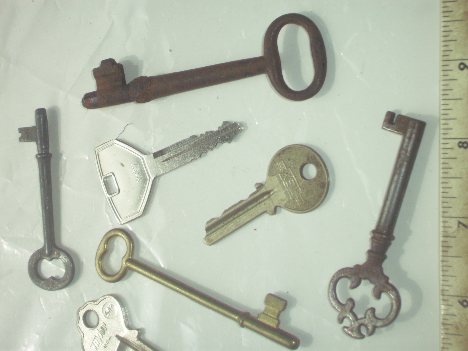 vintage mix 17 keys lot, skeleton, barrow, cabnet, lock, other Solid Steel