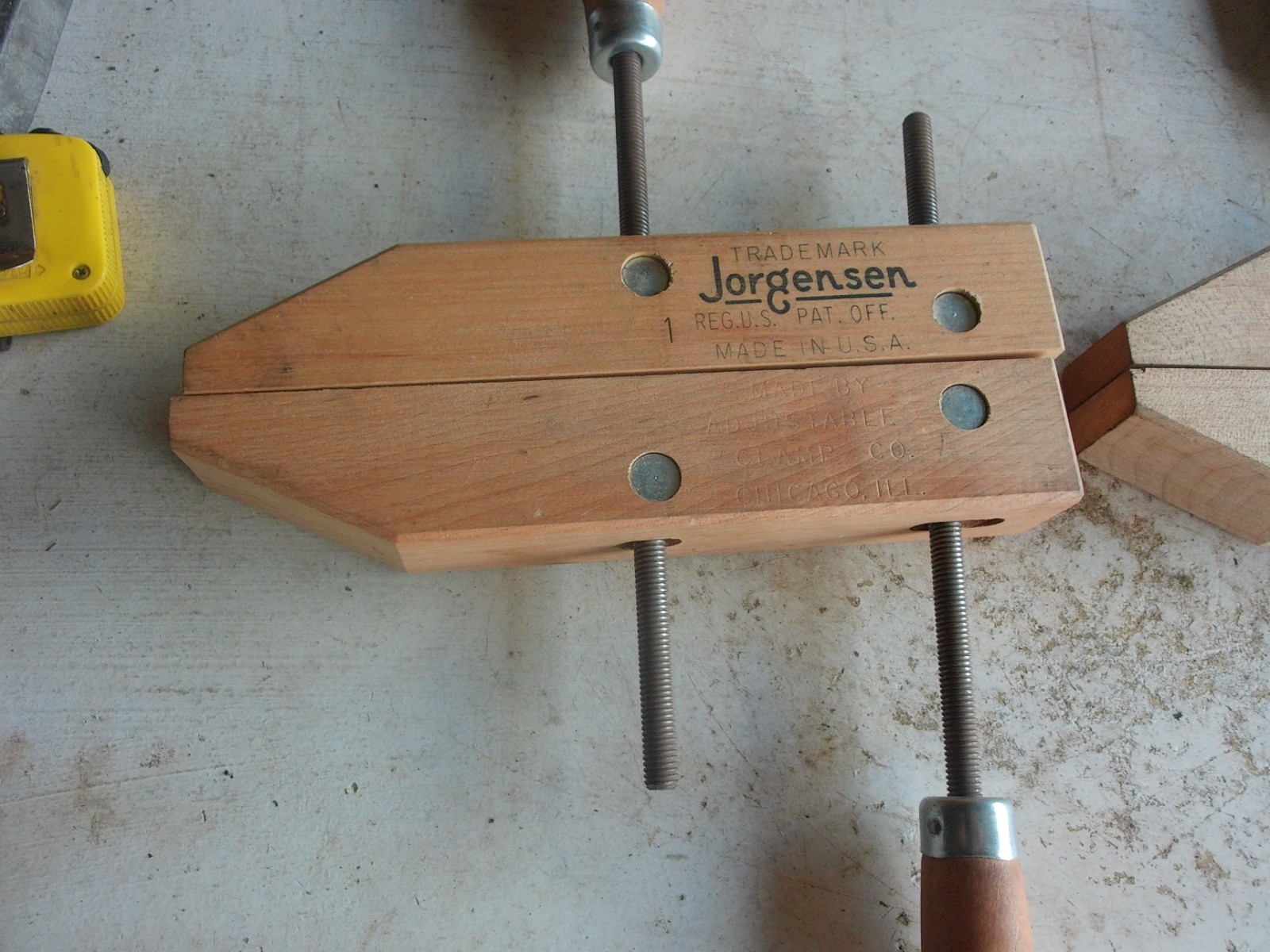 Vintage Pair of 10″ Jorgensen Wood Clamps Solid Condition! Lot 26-33-10