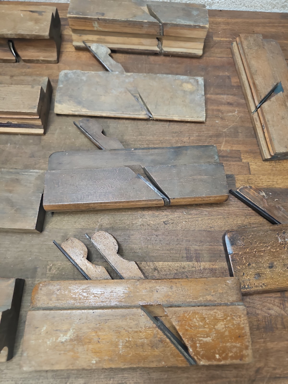 P85- 10 Antique Wood Molding Planes