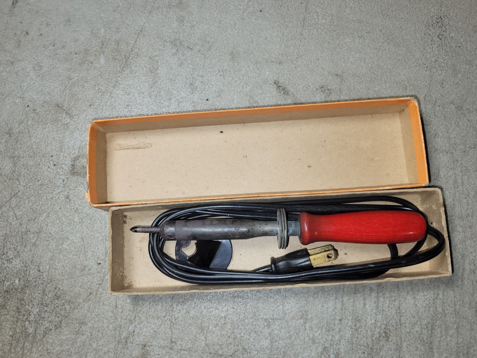 Vintage Small Drake soldering iron no. 360 35watts 120 volts w/box used 1 time