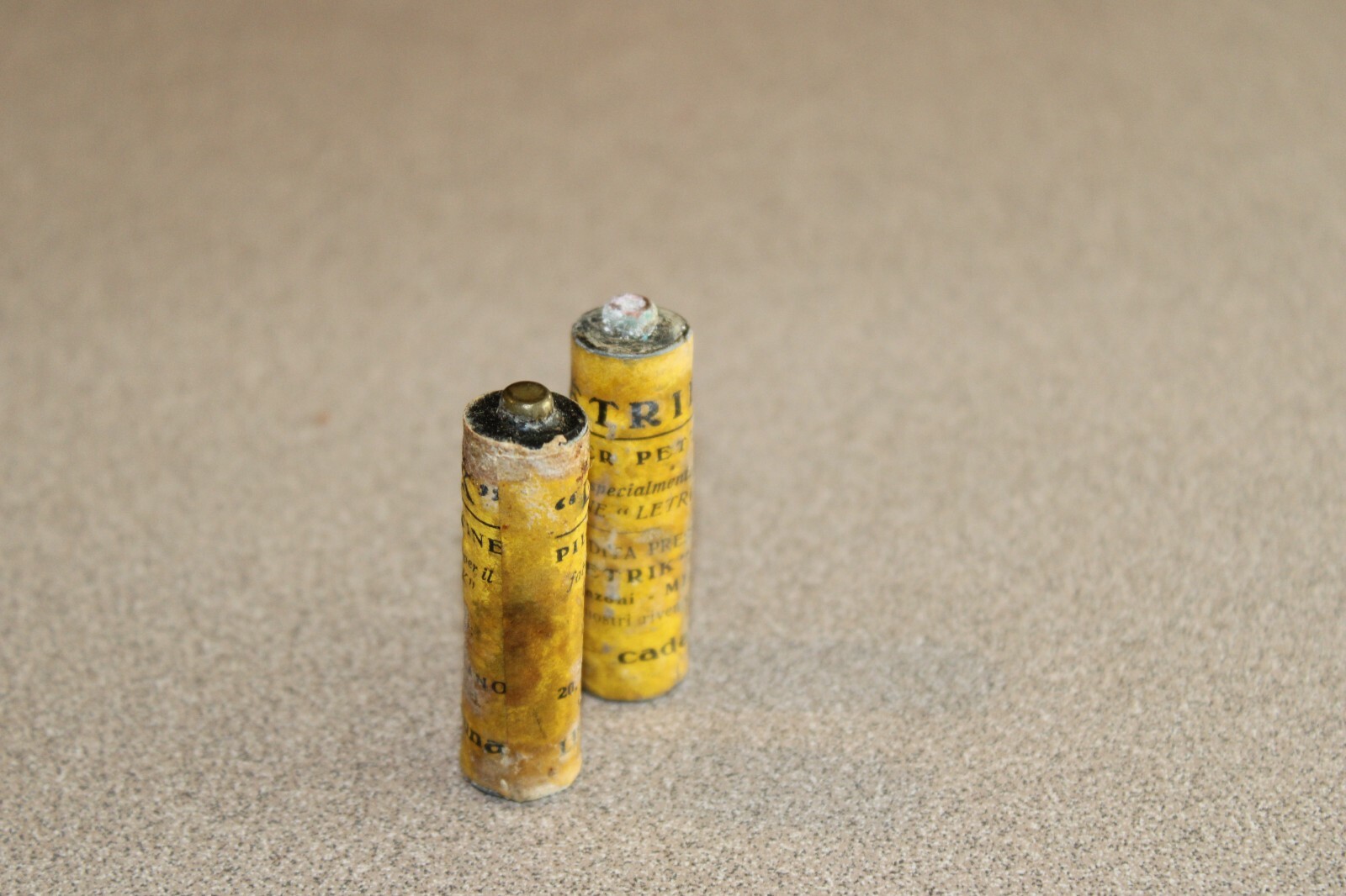 2 Vintage Letrik AA Batteries Pila Per Pettine