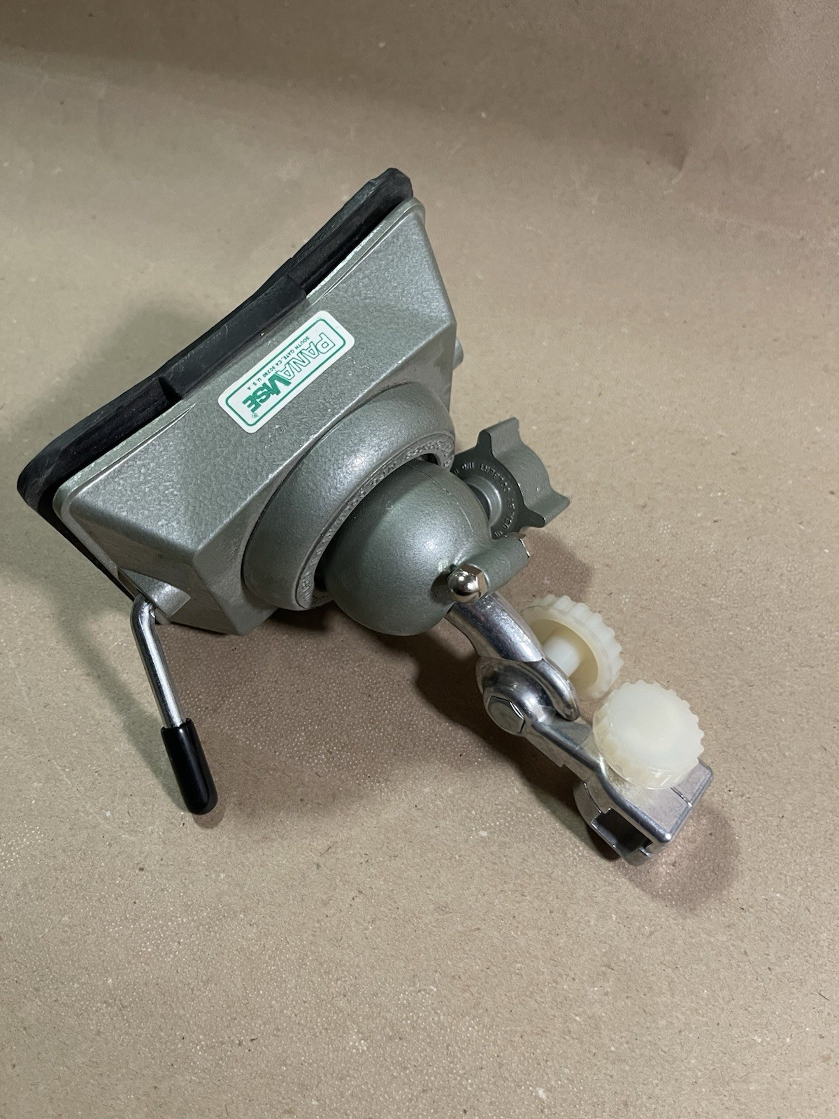 PANAVISE VISE TILT TURN 2898068 COLBERT DIE CAST CO California USA tool Suction