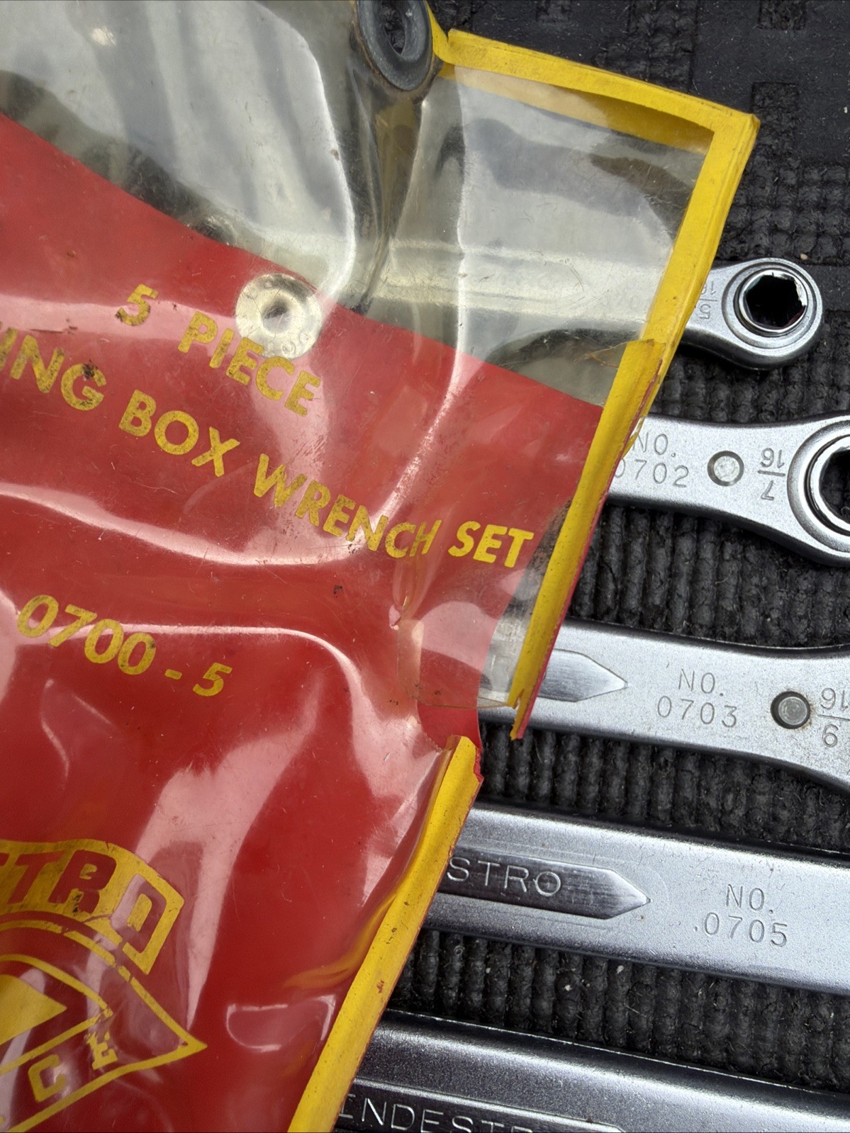 Rare Indestro Tools 5pc Ratcheting Box Wrench Set W Holder 0700-5 USA Nos SAE