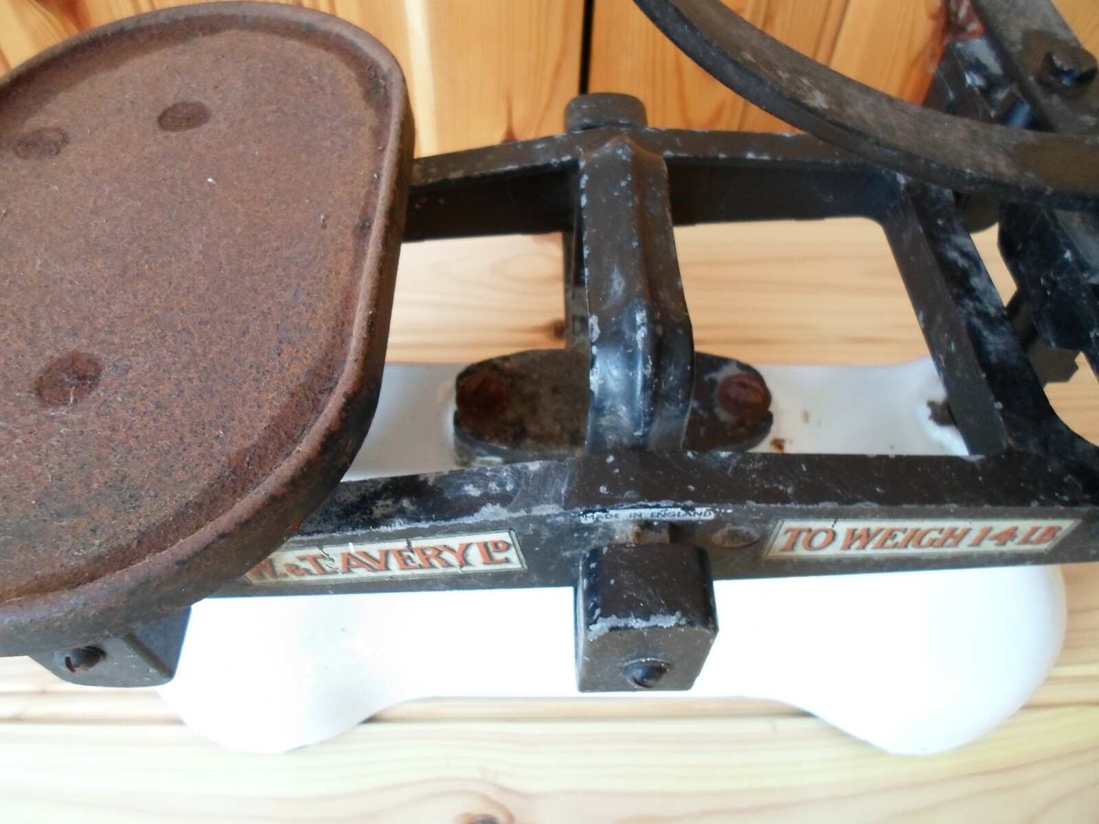 WT Avery Green Black & White Vintage Shop Scales 14lb