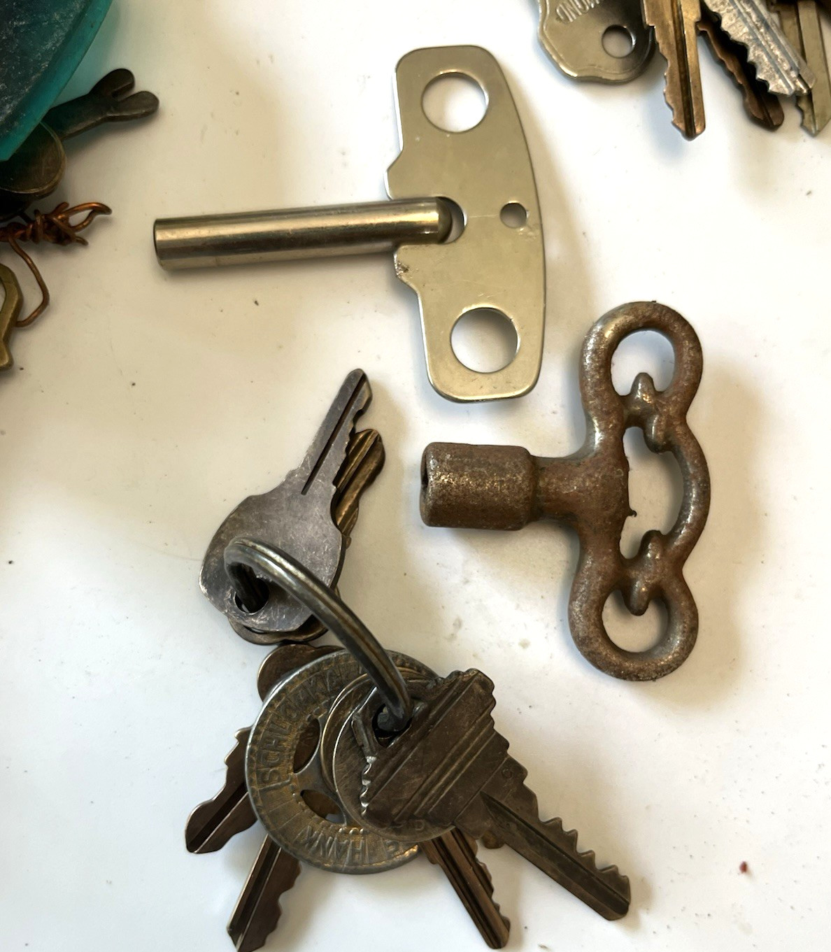 HUGE Vintage Key Padlock LOT Metal Brass Tags Yale Ford IH Master Hudson Hansen