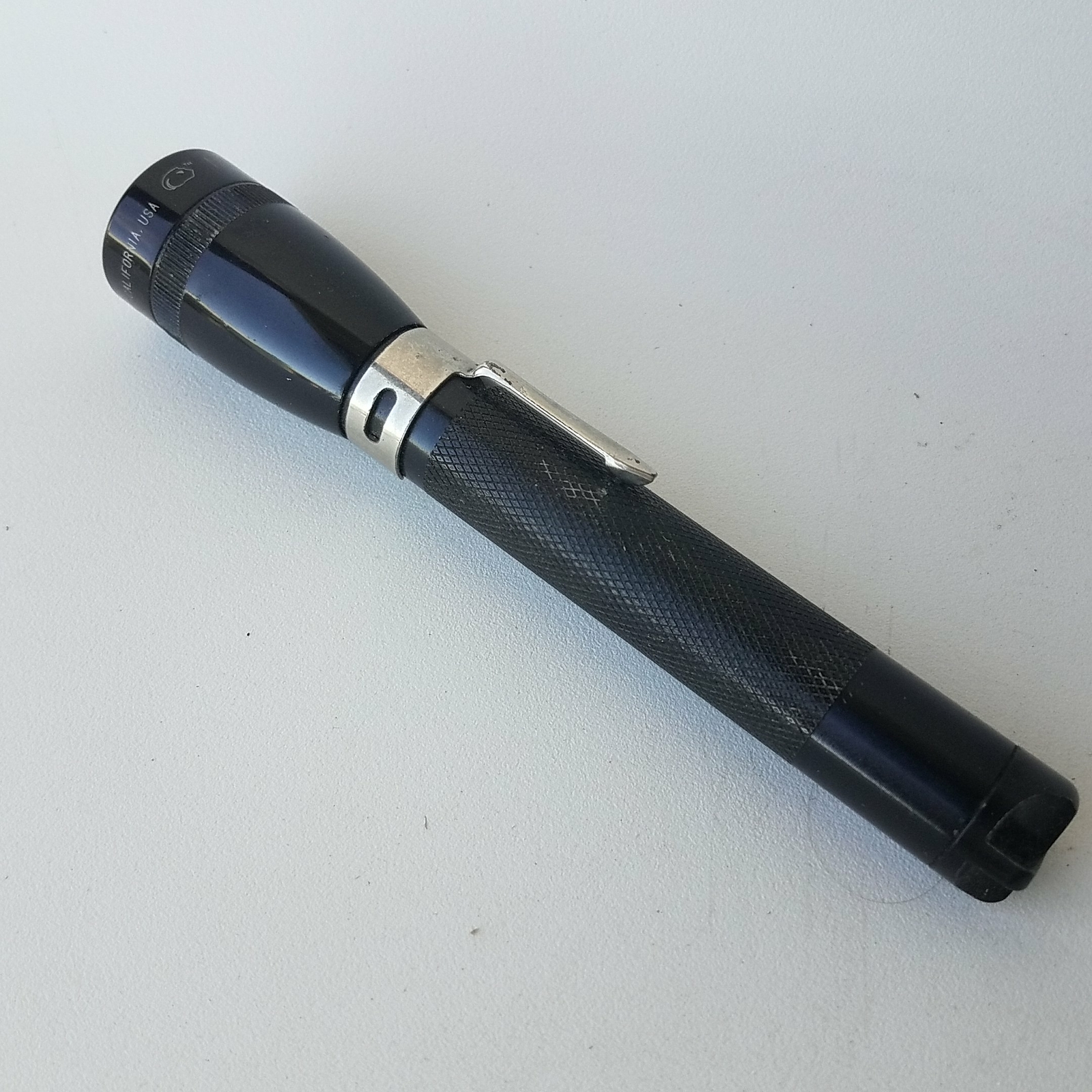 Mini Maglite AA Flashlight by Mag Instrument