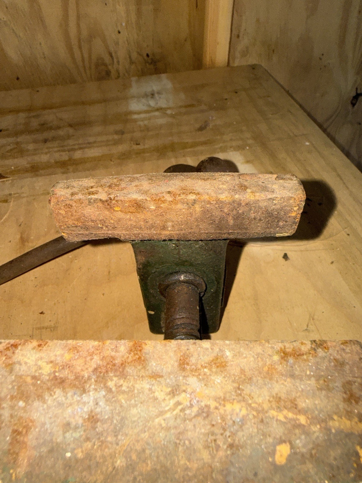 Rare Vintage Hollands “H 3 1/2″ bench vise & anvil w/3 1/2” jaws – collectible