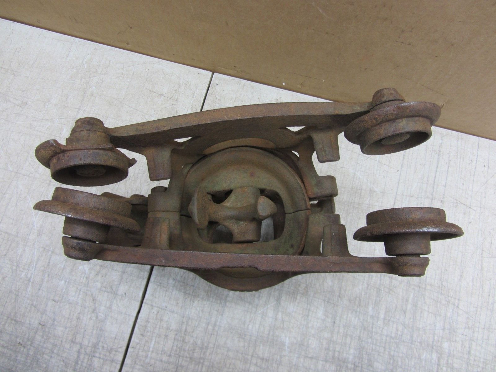VTG ANTIQUE JE PORTER H481 HAY CARRIER BARN TROLLEY CARRIER FARM PULLEY UNLOADER