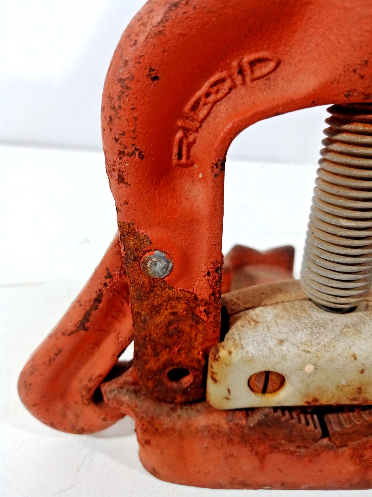 Vintage RIDGID The Ridge Tool Co. No. 22 Bench Mount Yoke Vise C-339 USA