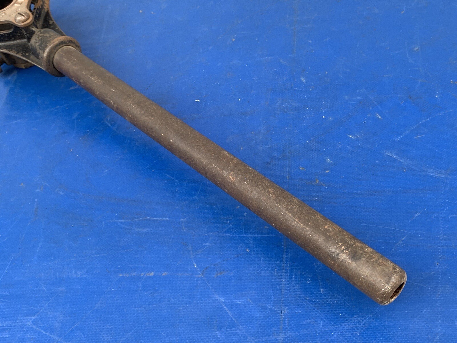 Old Antique Reed Mfg Company Erie PA #1 Pipe Threader Pipe Wrench 3ft Pipe Tool