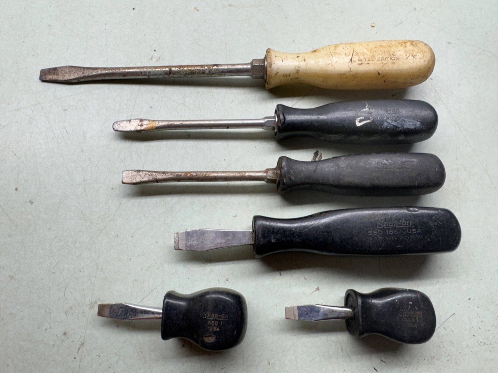 SNAP ON Tools Black White Handle Screwdrivers Lot Flat Slotted Stubby USA
